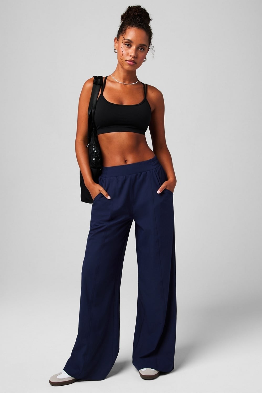 New Fabletics Women’s Navy Blue Elastic Waist Wide Leg Out Travel Pants M Short
