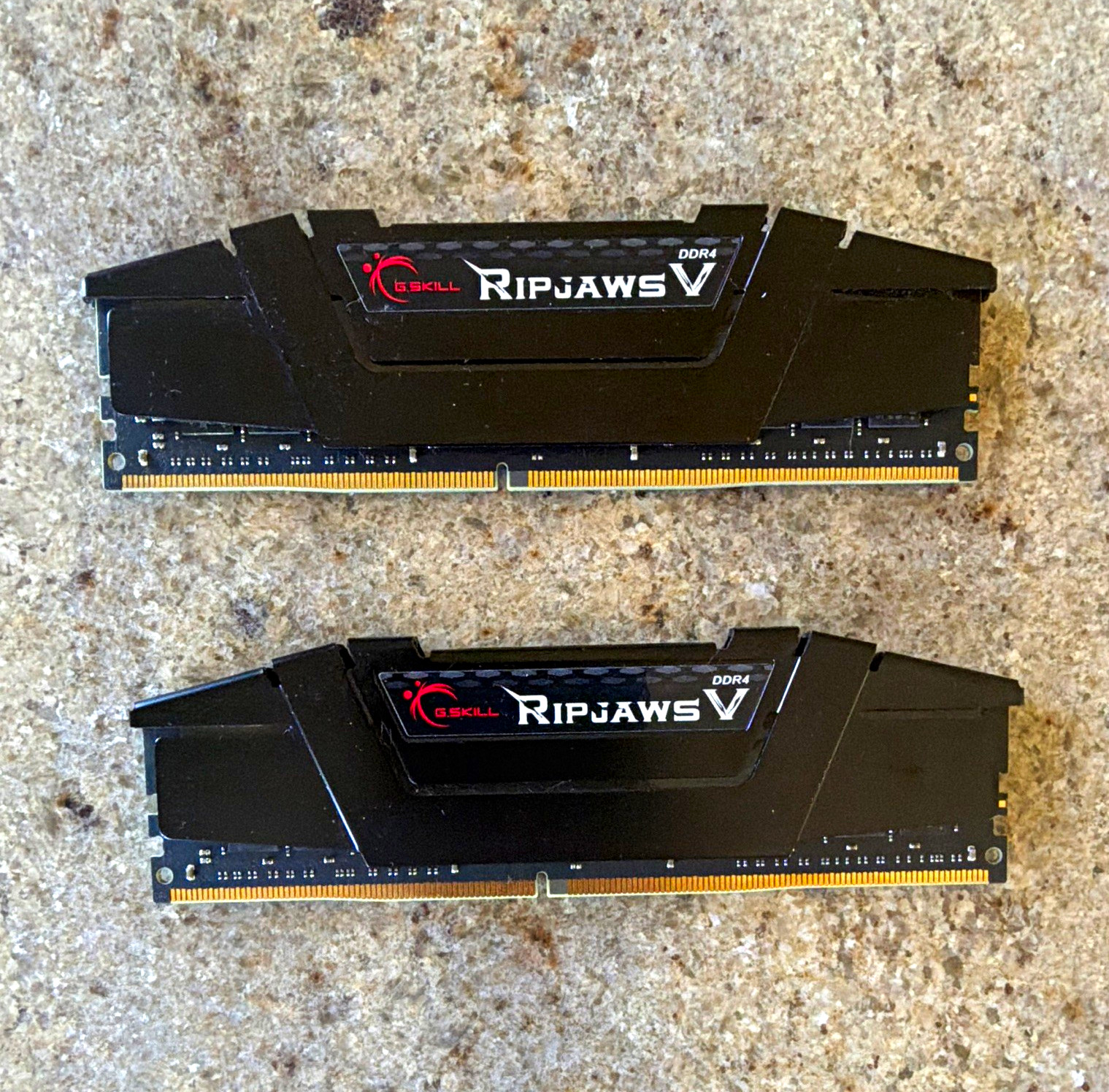 G.SKILL Ripjaws V 32GB (2x16GB) 4000 megahertz G.SKILL Ripjaws V 32GB (2x16GB) 4000 megahertz