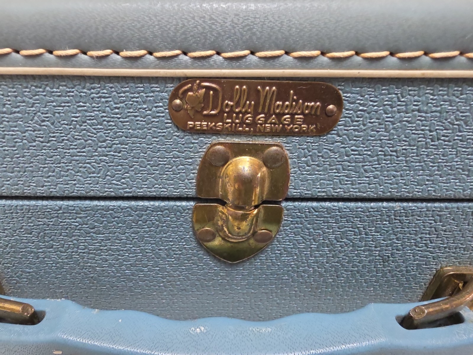 Vintage Late 60\'s Early 70\'s Dolly Madison Blue 21x14x7 Square Luggage Case Vintage Late 60\'s Early 70\'s Dolly Madison Blue 21x14x7 Square Luggage Case