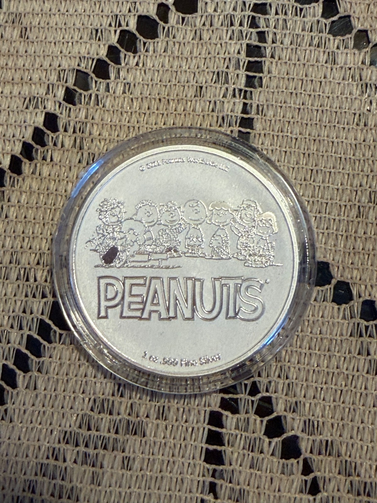 1 oz. Peanuts IT\'S THE GREAT PUMPKIN CHARLIE BROWN rounds .999 fine silver 1 oz. Peanuts IT\'S THE GREAT PUMPKIN CHARLIE BROWN rounds .999 fine silver