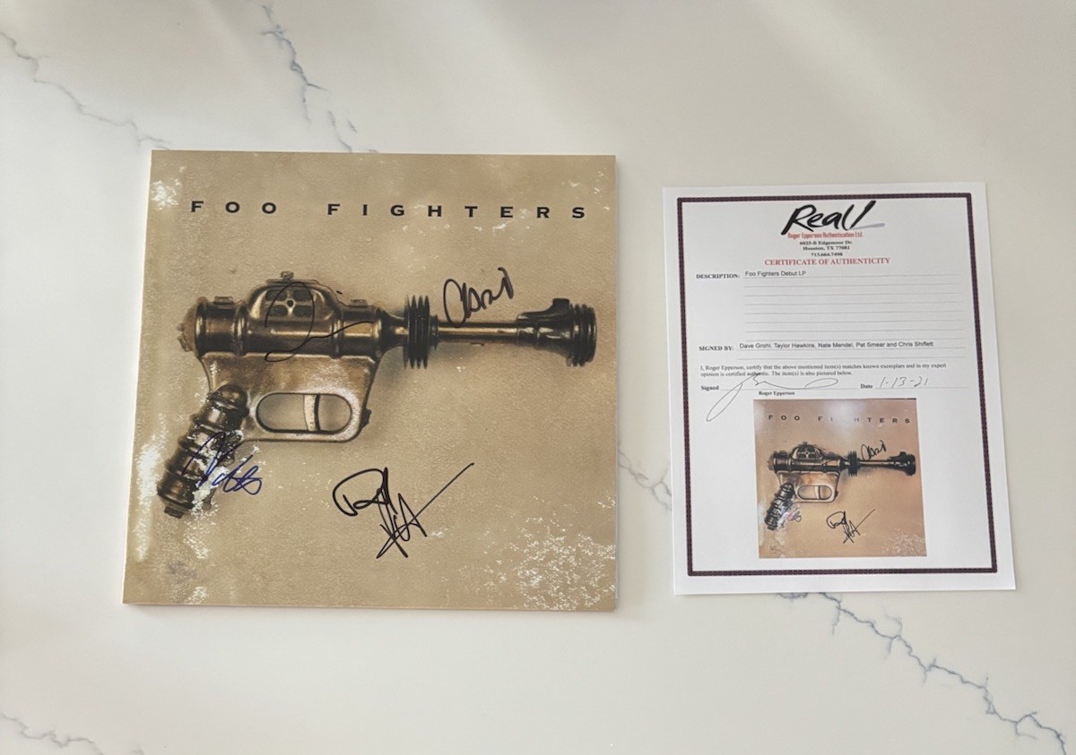 Foo Fighters Band Signed Autographed Debut Vinyl Album Epperson REAL LOA Foo Fighters Band Signed Autographed Debut Vinyl Album Epperson REAL LOA