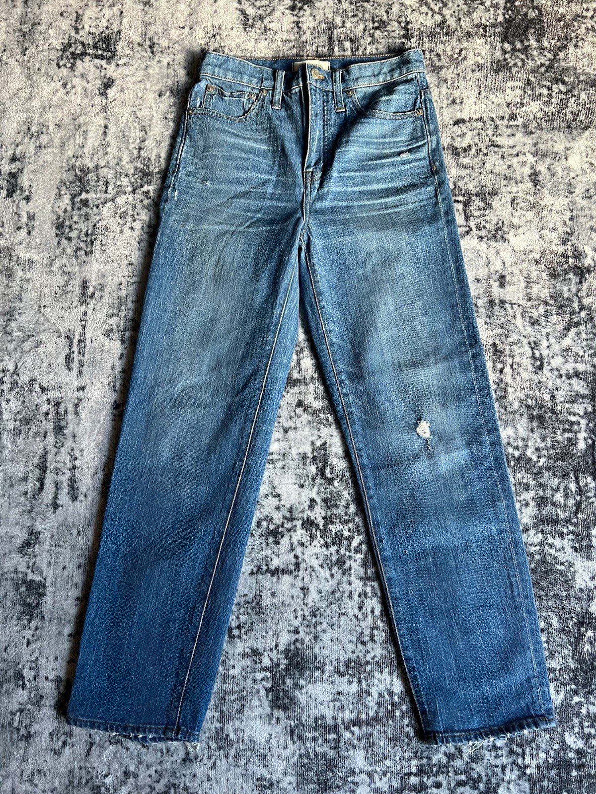 Madewell Women’s Classic Straight Leg Light Wash Blue Denim Jeans Distressed Madewell Women’s Classic Straight Leg Light Wash Blue Denim Jeans Distressed