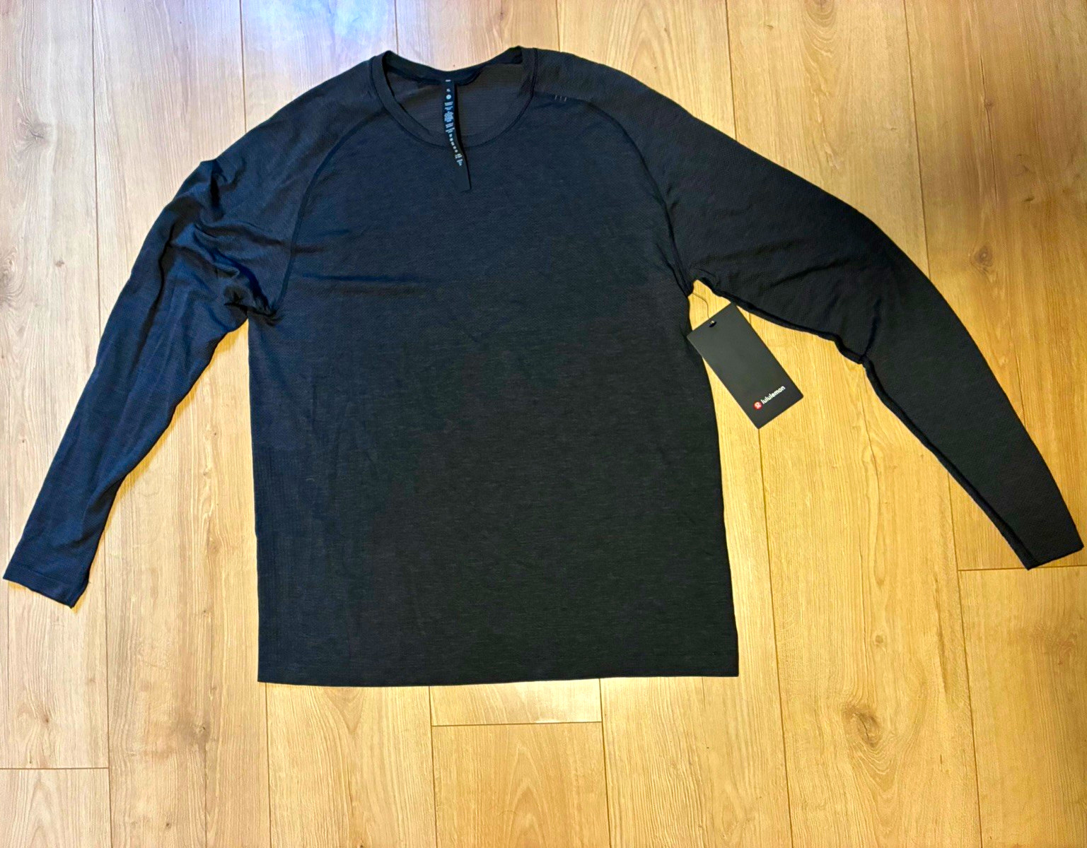 lululemon Metal Vent Tech LS 2.0 Black Slim Crew Mesh Long Sleeve XL MPN lululemon Metal Vent Tech LS 2.0 Black Slim Crew Mesh Long Sleeve XL MPN