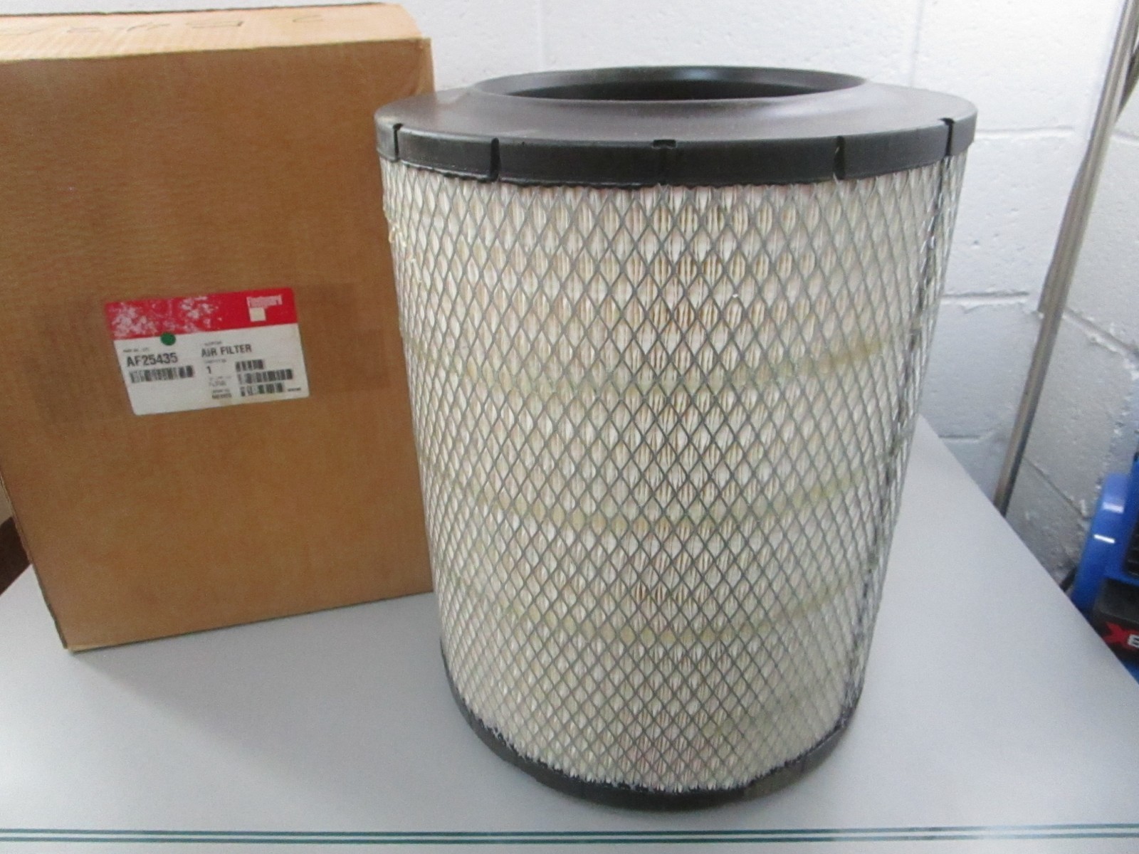 Fleetguard NEW AF25435 Primary Air Filter Volvo Baldwin RS3740 NAPA 6772 0810