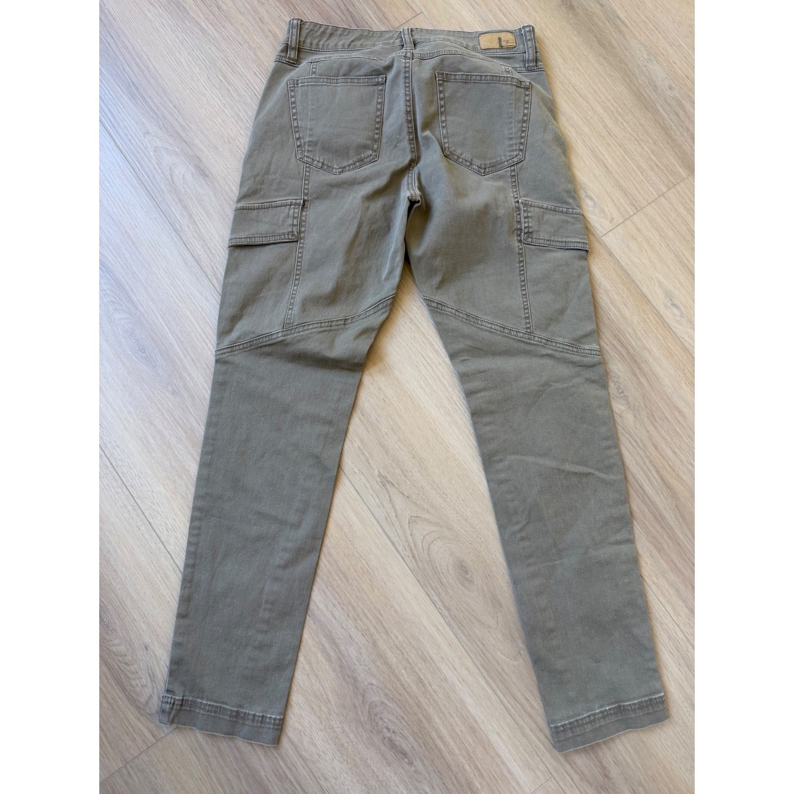 Supplies by Union Bay Womens Olive Cargo Pants Slim Straight Utility Size 4 Supplies by Union Bay Womens Olive Cargo Pants Slim Straight Utility Size 4
