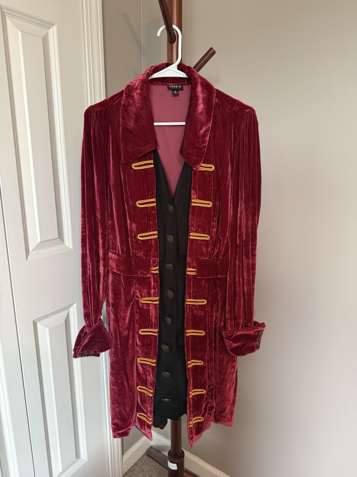 Torrid Pirate Costume- Jacket Burgundy/Black/Gold 0X Mid-Length Lined Torrid Pirate Costume- Jacket Burgundy/Black/Gold 0X Mid-Length Lined