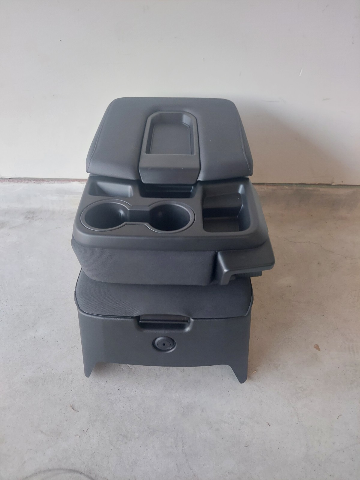 2019-2025 Chevrolet Silverado Sierra Tahoe Center Console Jump Seat storage