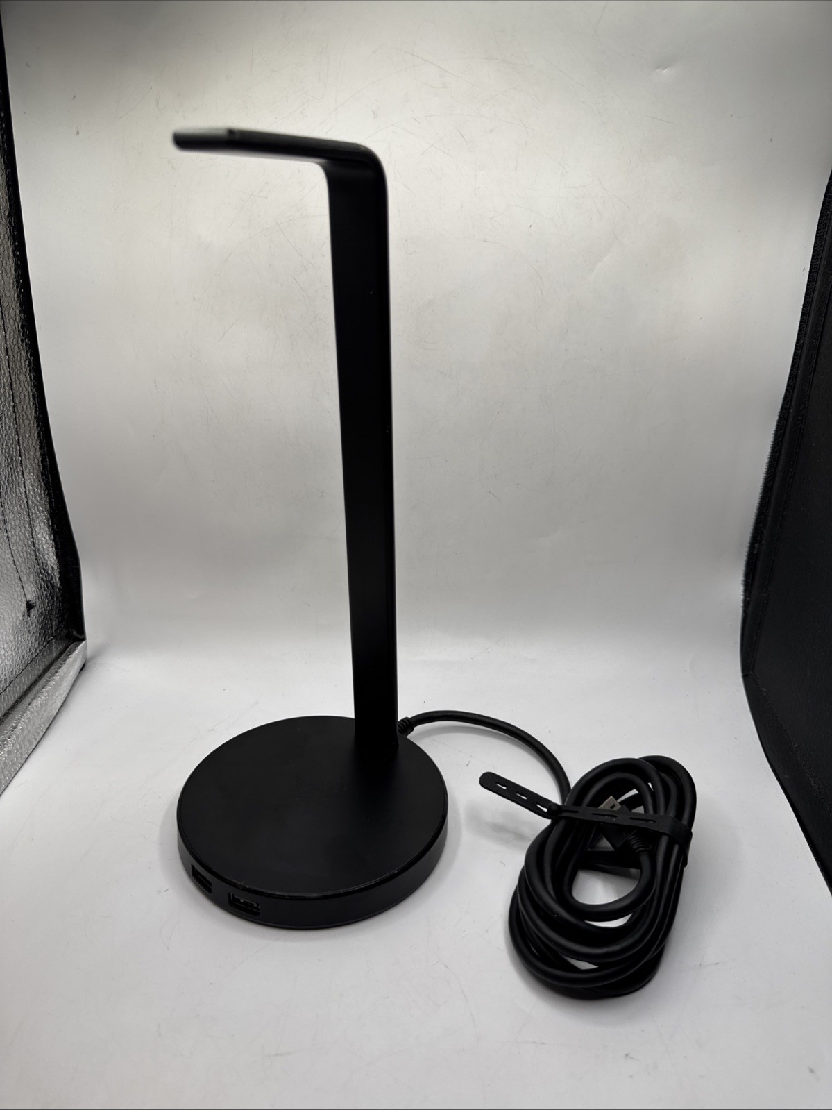 Razer Base Station V2 Chroma RGB Headphone Stand With USB Hub RC21-0151 ~ Works