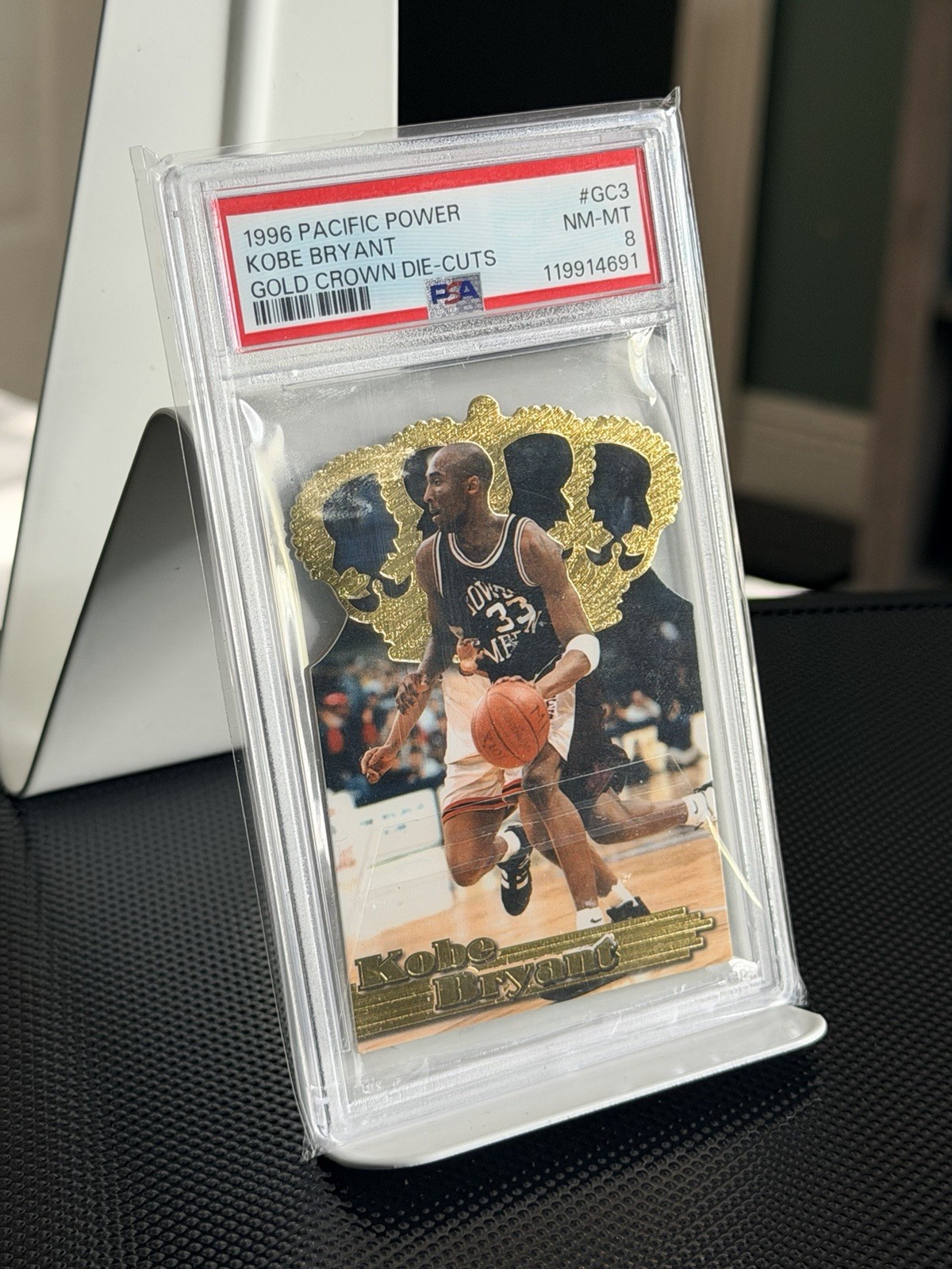 1996 PACIFIC POWER GOLD CROWN DIE-CUTS GC3 KOBE BRYANT ROOKIE (RC) LM HS PSA 8 1996 PACIFIC POWER GOLD CROWN DIE-CUTS GC3 KOBE BRYANT ROOKIE (RC) LM HS PSA 8