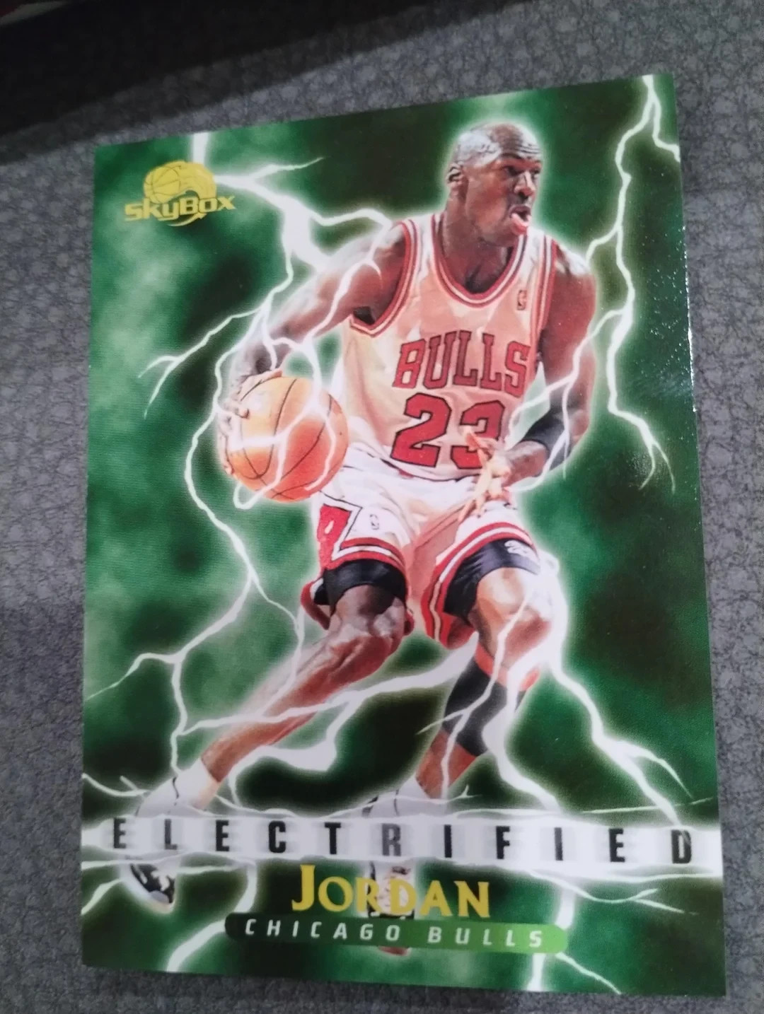 SkyBox 1995-96 SkyBox Premium Electrified Insert Michael Jordan #278 Bulls 37 SkyBox 1995-96 SkyBox Premium Electrified Insert Michael Jordan #278 Bulls 37