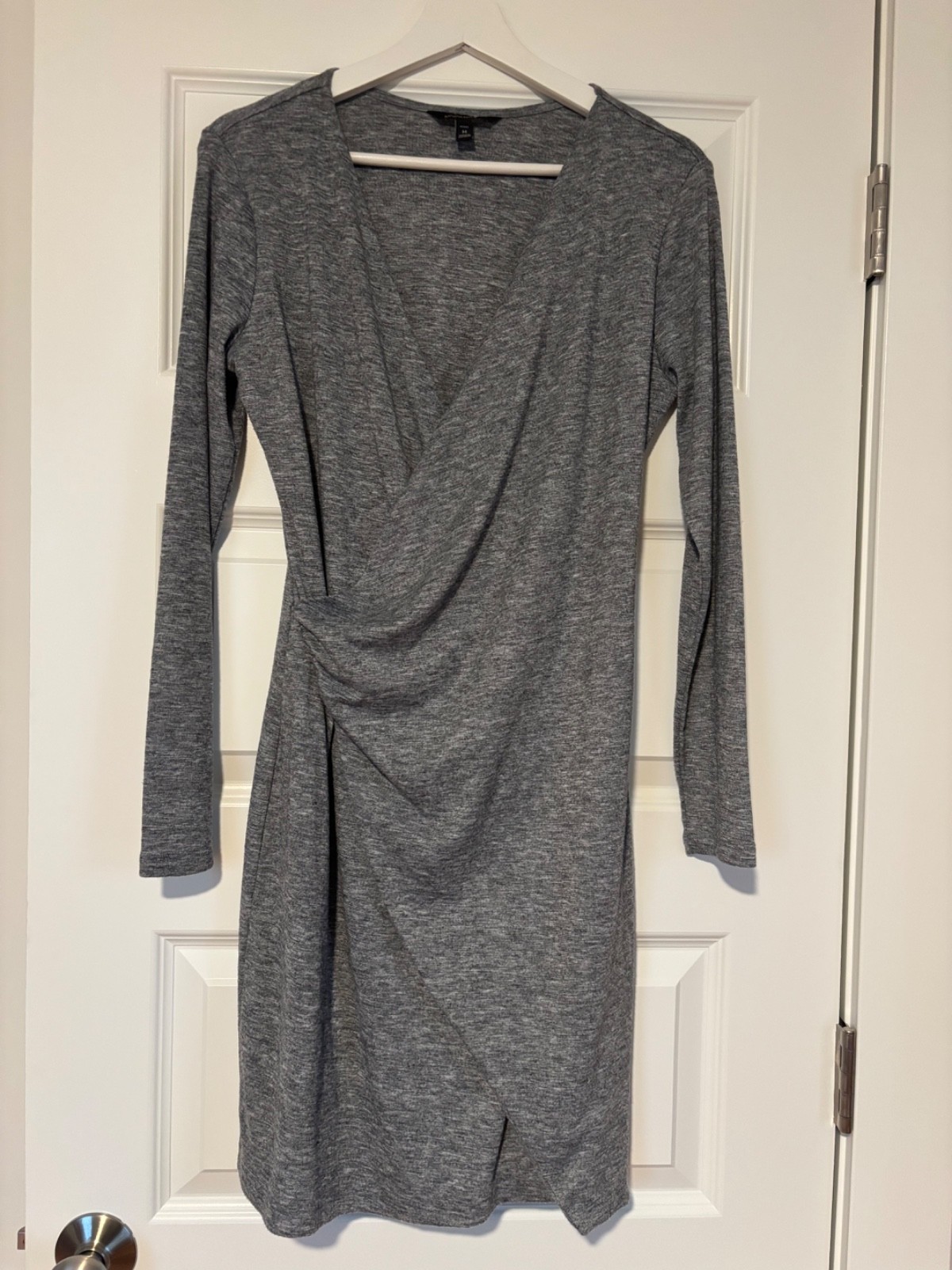 Banana Republic Women\'s Wrap Dress Long Sleeves Ruched Gray Petite Medium Banana Republic Women\'s Wrap Dress Long Sleeves Ruched Gray Petite Medium