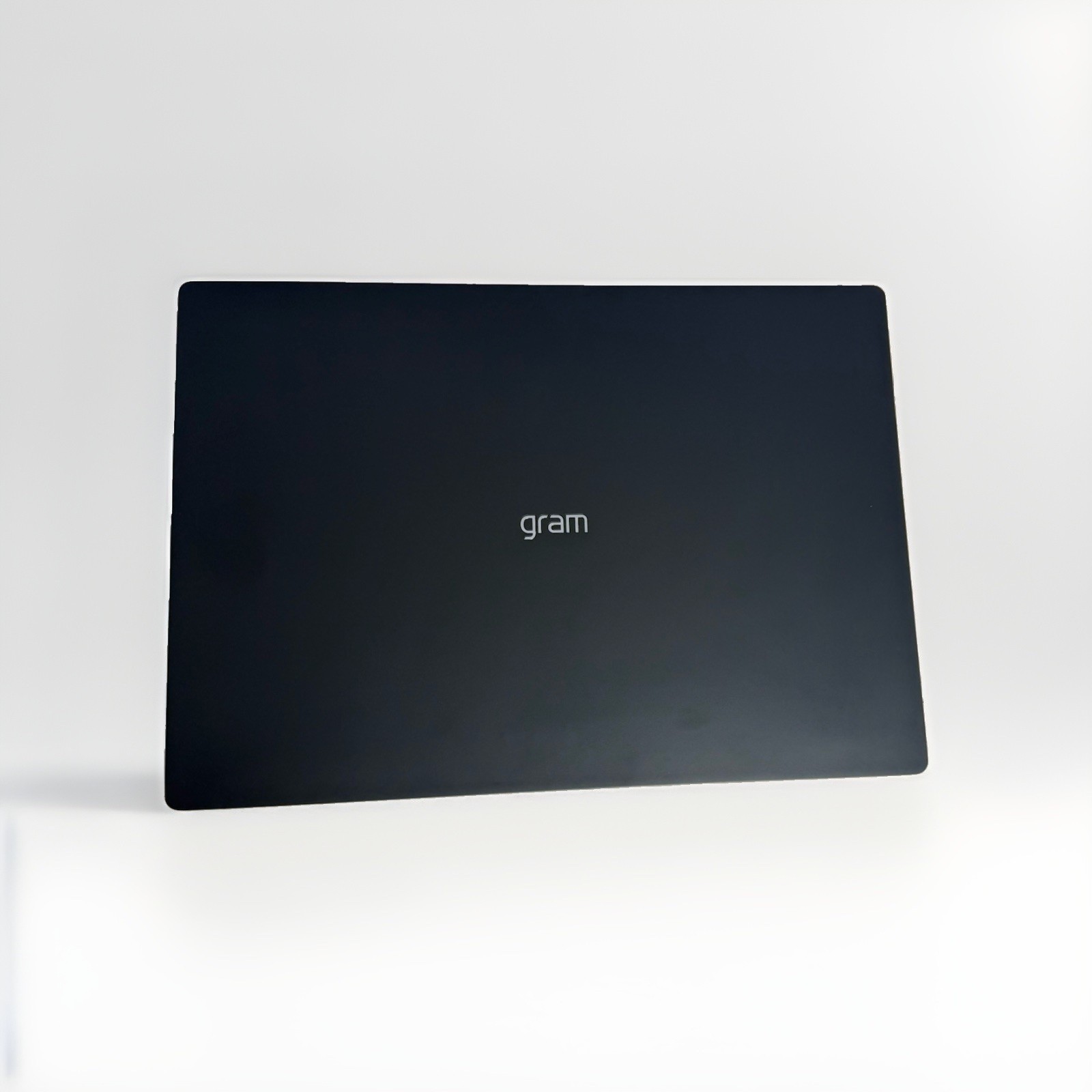 LG Gram Pro 16