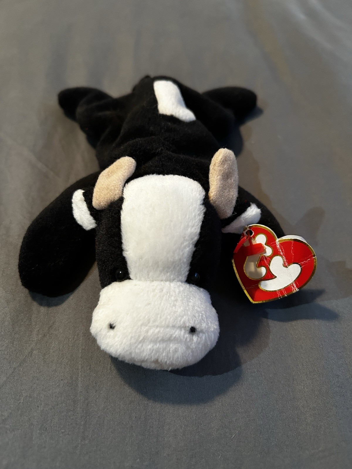 Vintage 1994 Ty Beanie Baby – Daisy the Cow (Early PVC Pellets Edition) Vintage 1994 Ty Beanie Baby – Daisy the Cow (Early PVC Pellets Edition)