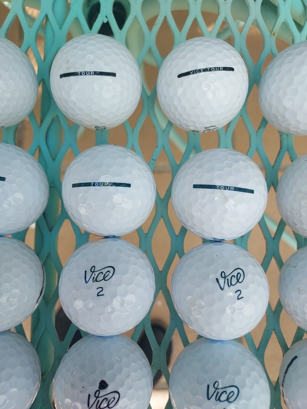 VICE TOUR WHITE AAAAA  MINT 24 Ct. Exceptional