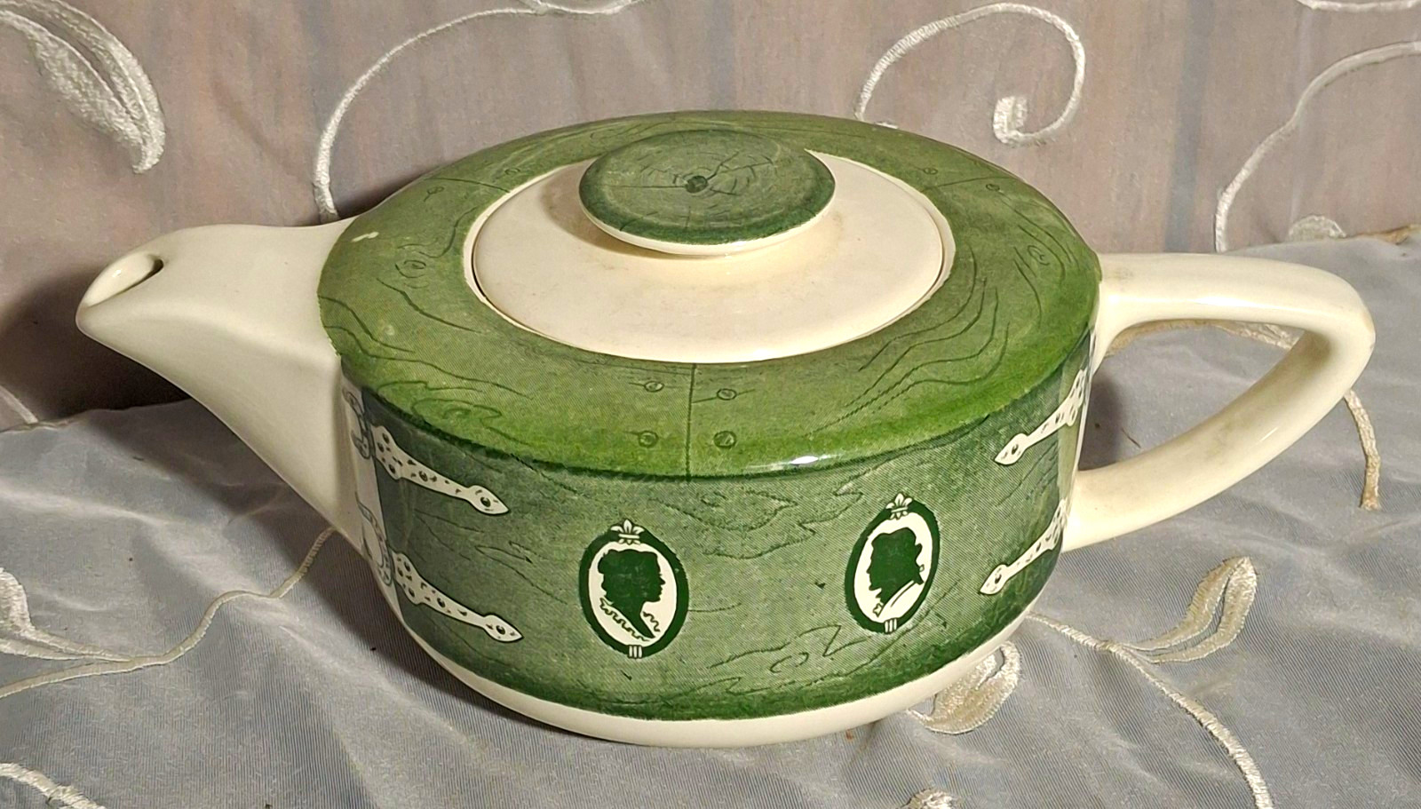 Vintage Royal China Colonial Homestead Teapot w/Lid
