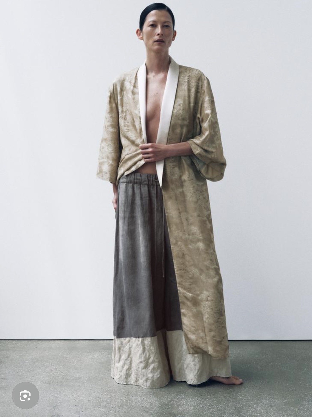 BNWT Zara beige Printed Kimono Size L BNWT Zara beige Printed Kimono Size L