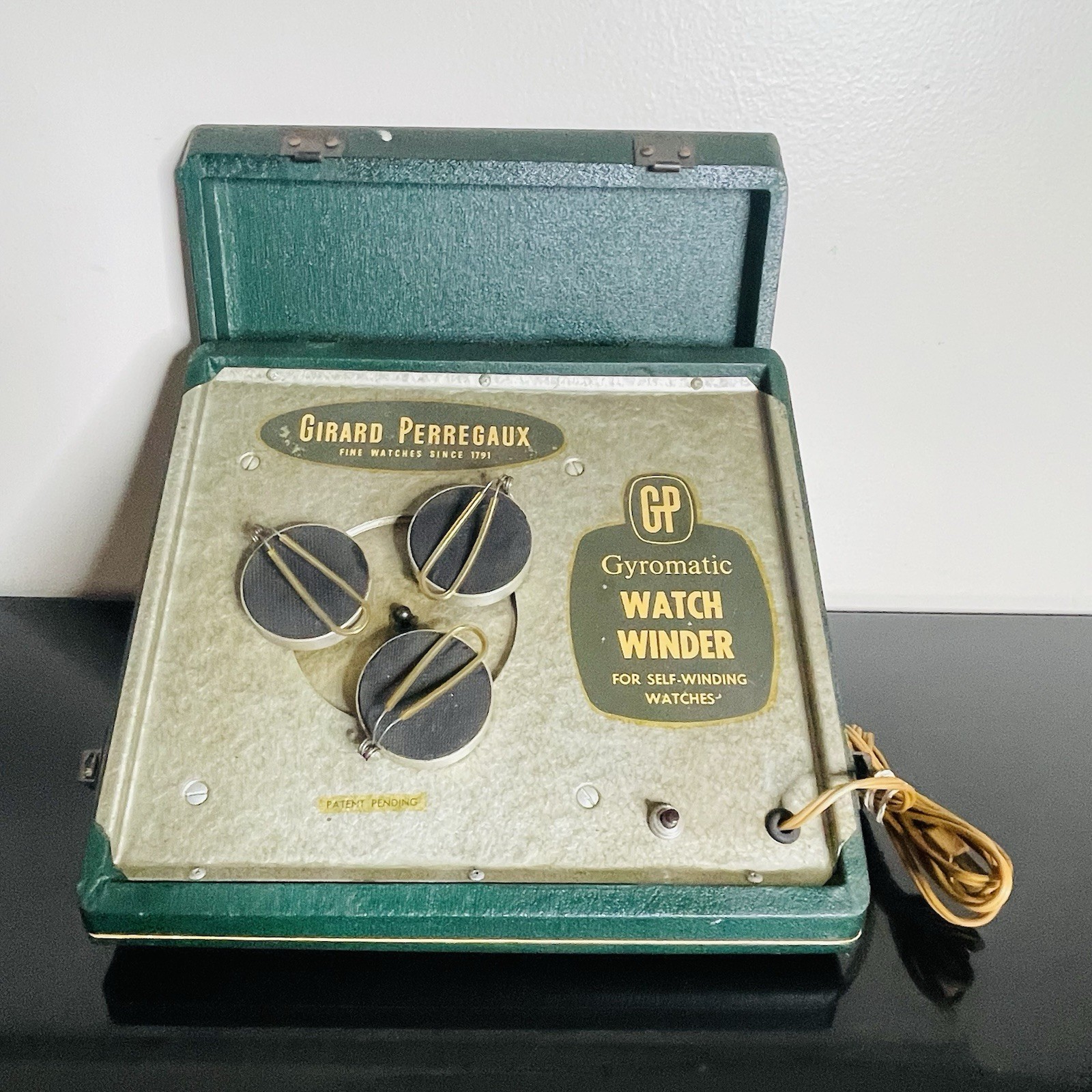 Rare Vintage Girard Perregaux Gyromatic Watch Winder For Self Winding Watches Rare Vintage Girard Perregaux Gyromatic Watch Winder For Self Winding Watches