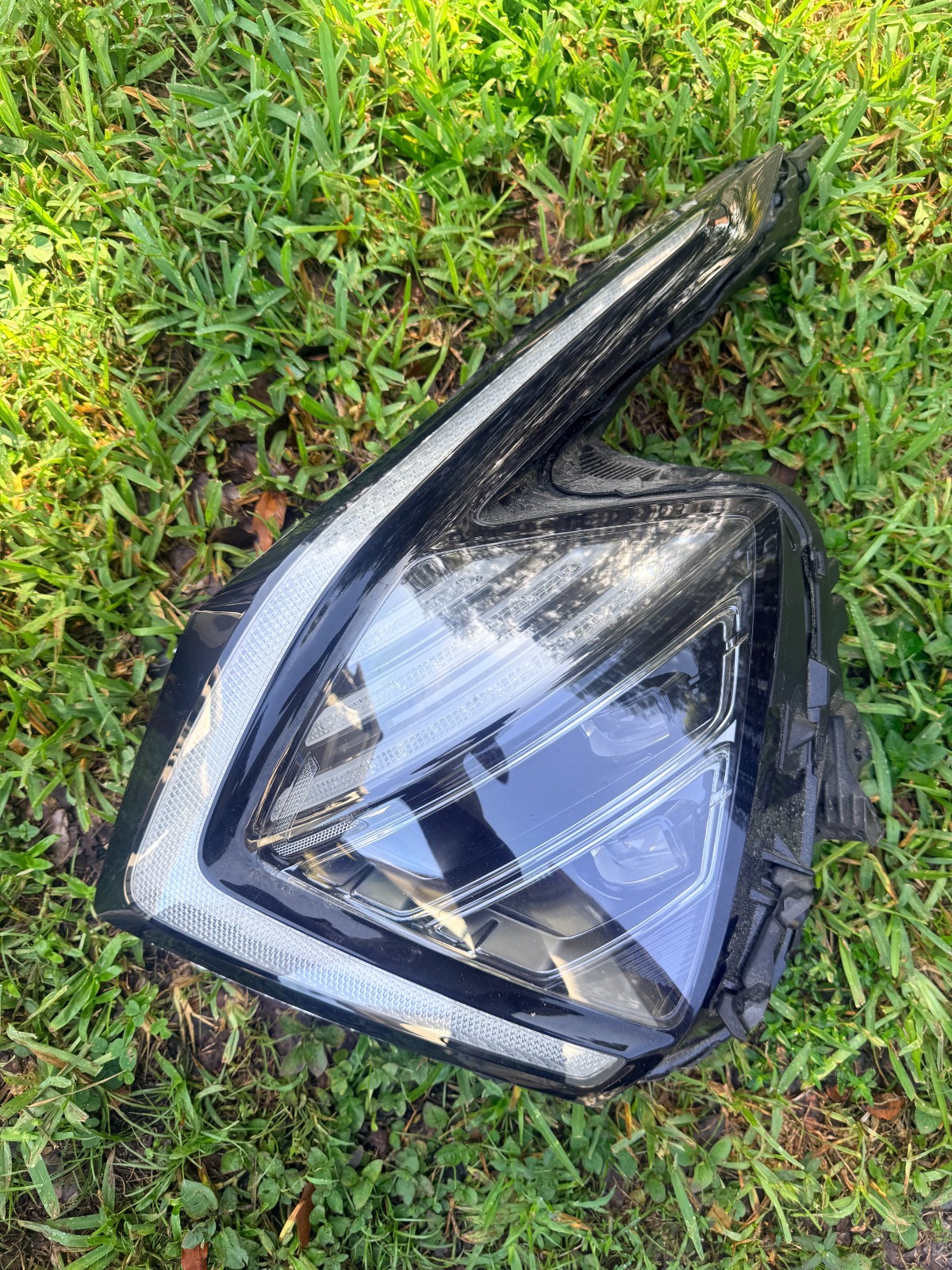 2022 - 2024 KIA SPORTAGE LED PROJECTOR HEADLIGHT LEFT 92101-P1 OEM 2022 - 2024 KIA SPORTAGE LED PROJECTOR HEADLIGHT LEFT 92101-P1 OEM