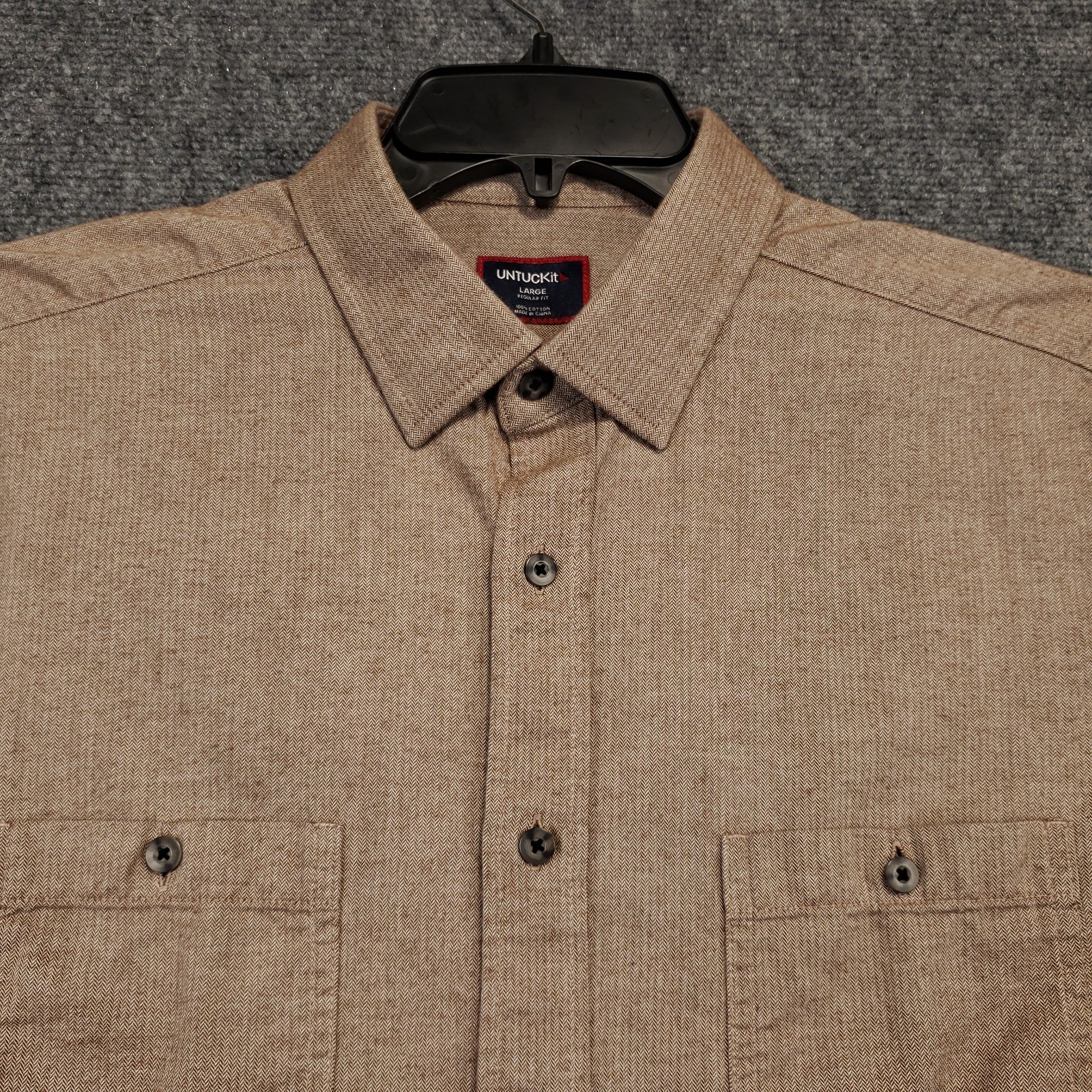 UNTUCKit Button Up Shirt Men Large Regular Fit Brown Herringbone Cotton Long Slv UNTUCKit Button Up Shirt Men Large Regular Fit Brown Herringbone Cotton Long Slv
