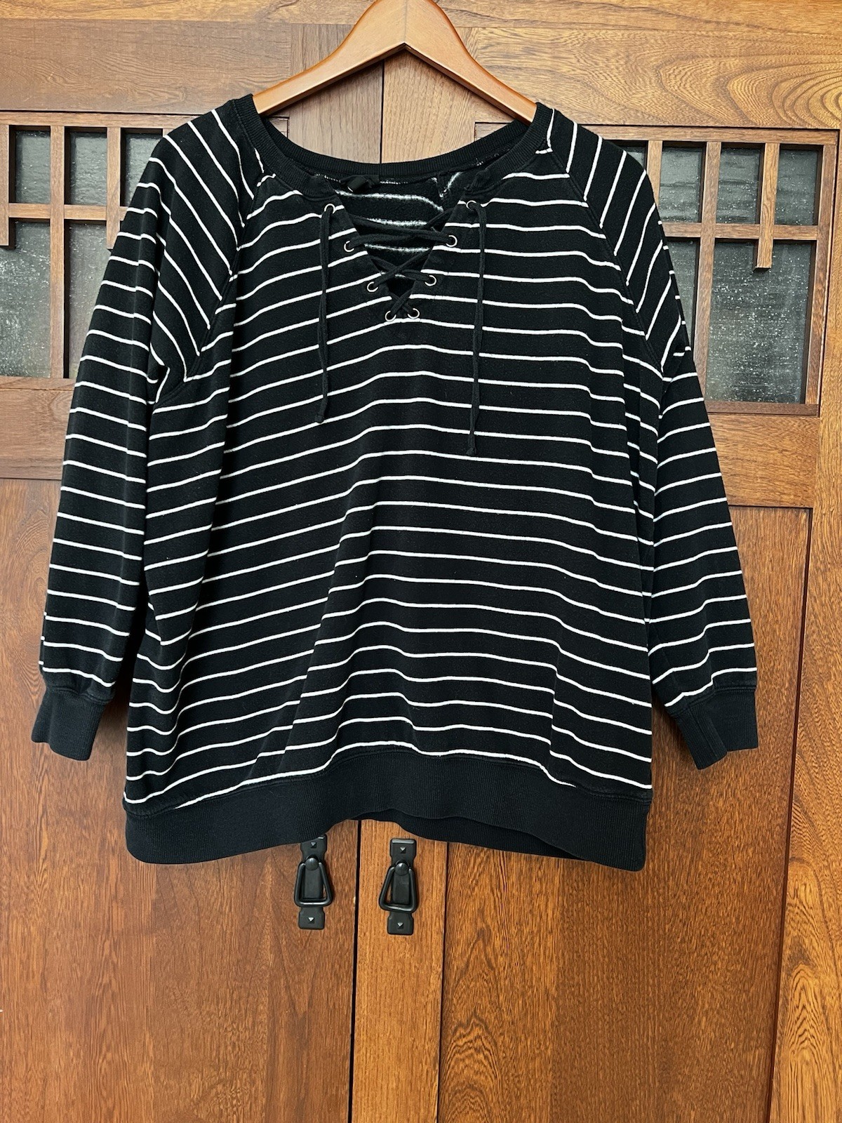 Torrid Women’s 1X Plus Black White Striped Cropped 3/4 Sleeve Lace-Up Knit