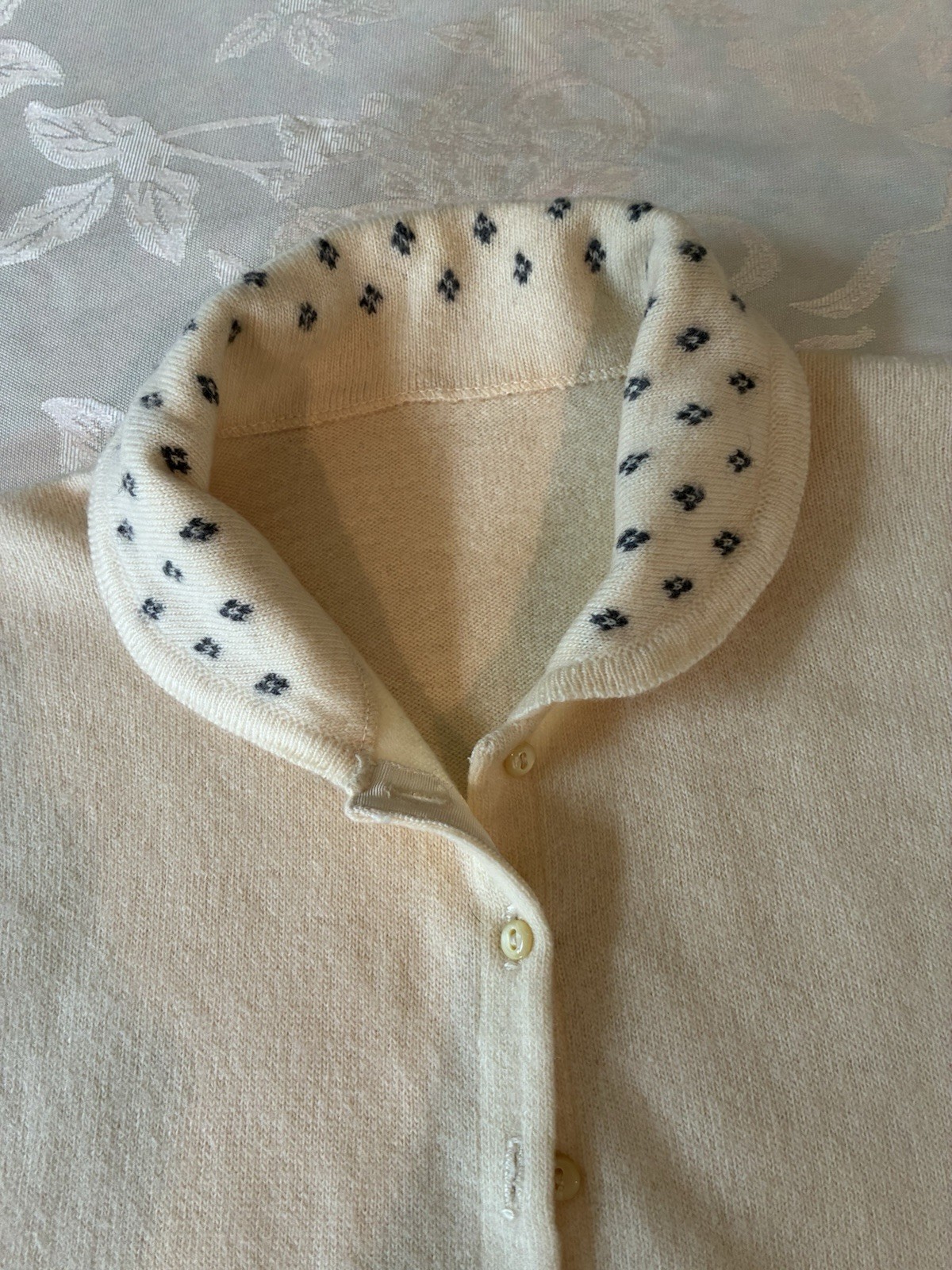 Vtg 1950s Pringle of Scotland 100% Cashmere Cardigan Excellent Cream XS S