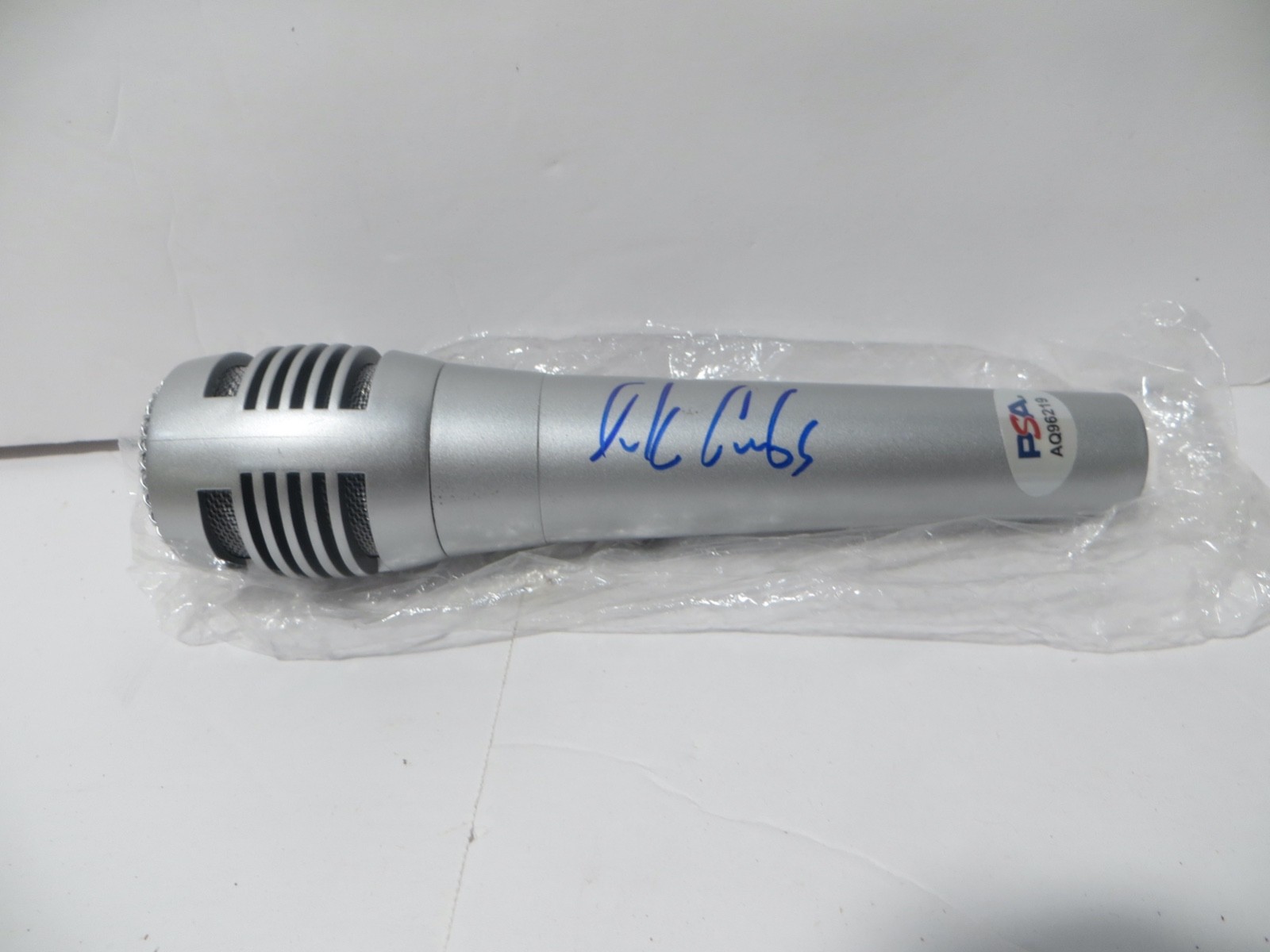 Luke Combs SIGNED Microphone - Autographed - COA from PSA Luke Combs SIGNED Microphone - Autographed - COA from PSA