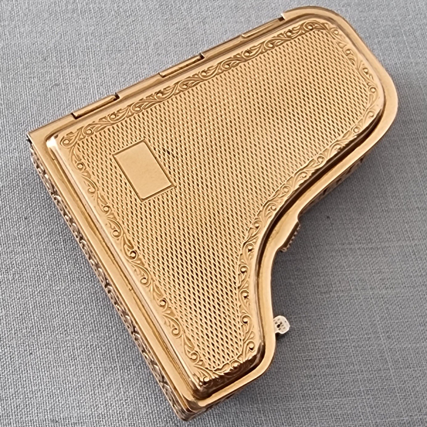 STUNNING VINTAGE  BRASS PYGMALION PIANO POWDER COMPACT