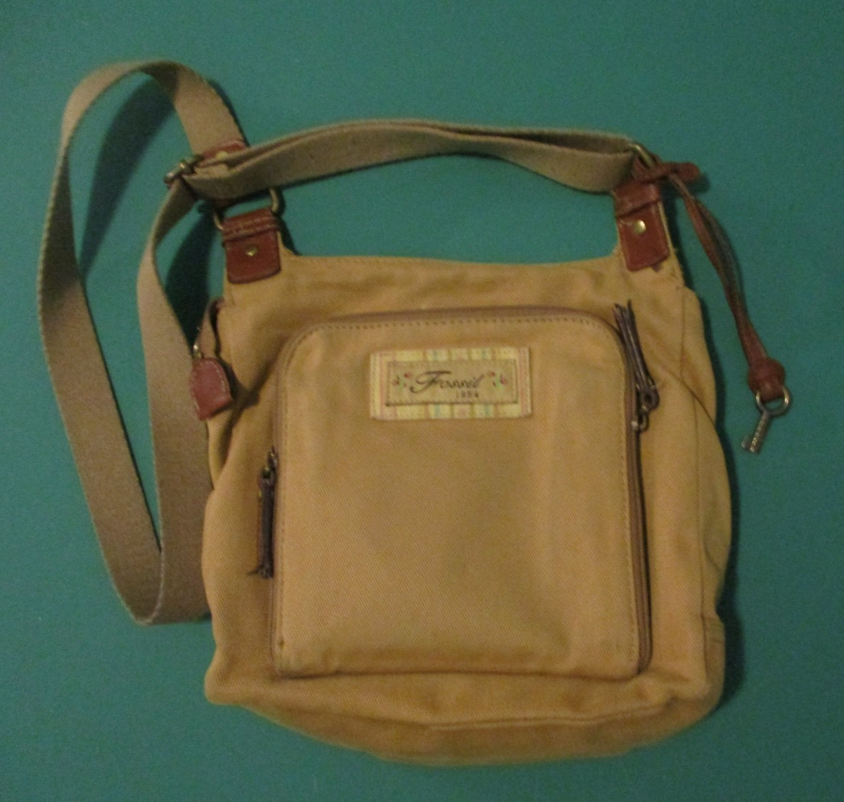 Fossil Purse Tan Canvas Used Front Zipper Wallet Inside Pockets Key Fossil Purse Tan Canvas Used Front Zipper Wallet Inside Pockets Key