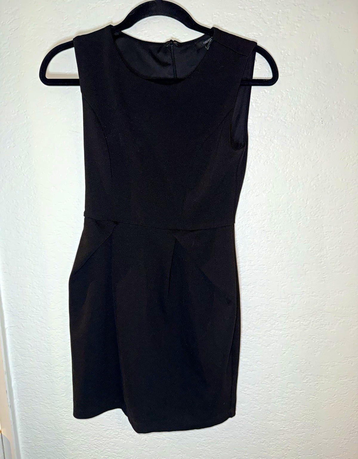FOREVER 21 Women\'s Black Solid Sheath Dress Sleeveless Round Neck Short Sz S FOREVER 21 Women\'s Black Solid Sheath Dress Sleeveless Round Neck Short Sz S