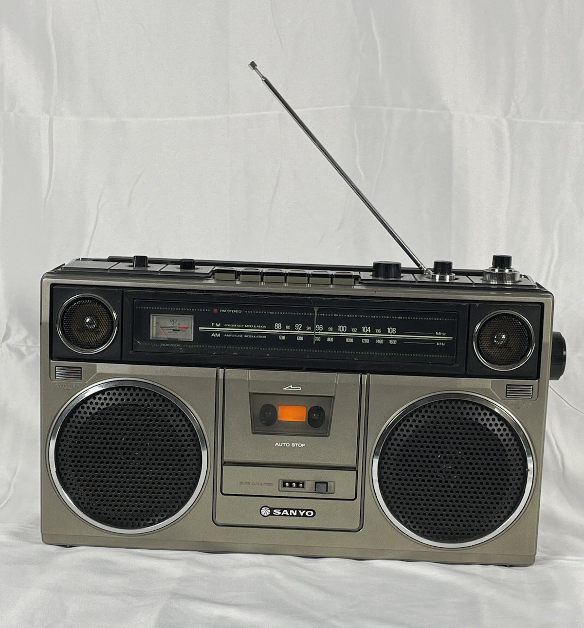 SANYO M 9930 AM/FM Boombox Cassette Tape Recorder Gray/Black Mic/Phones