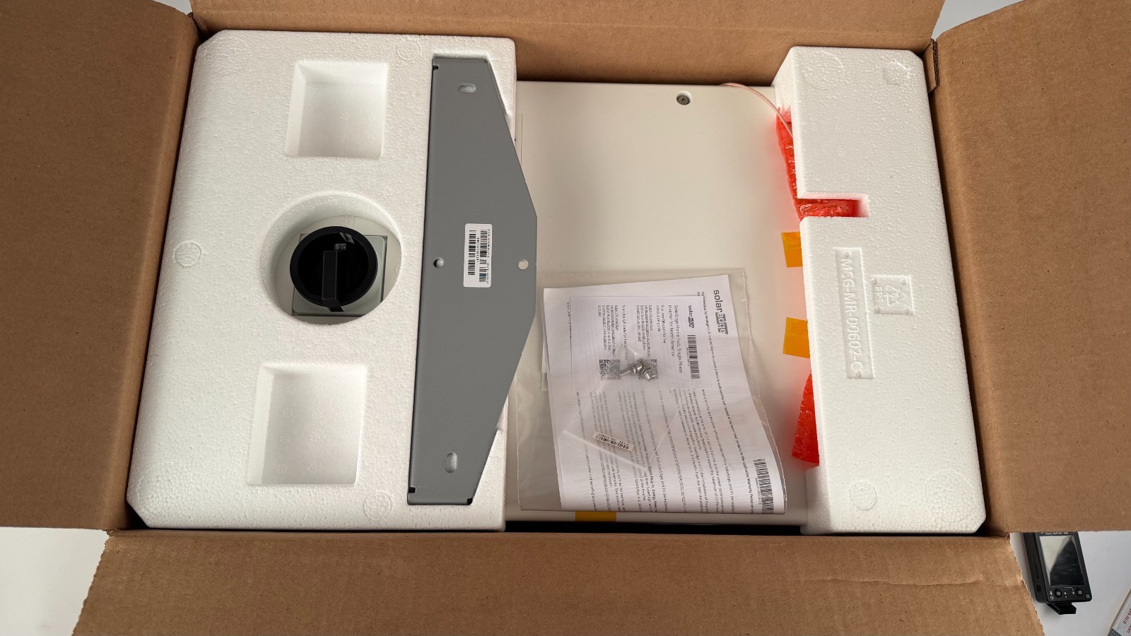 SolarEdge SE7600H-USMNBL75 **BRAND NEW IN BOX** SolarEdge SE7600H-USMNBL75 **BRAND NEW IN BOX**