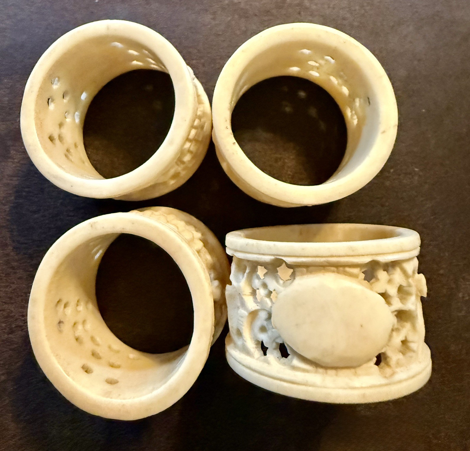 ANTIQUE 19TH CENTURY CHINESE NAPKIN RINGS SET of 4 ESTATE ORIENTAL COLLECTION ANTIQUE 19TH CENTURY CHINESE NAPKIN RINGS SET of 4 ESTATE ORIENTAL COLLECTION