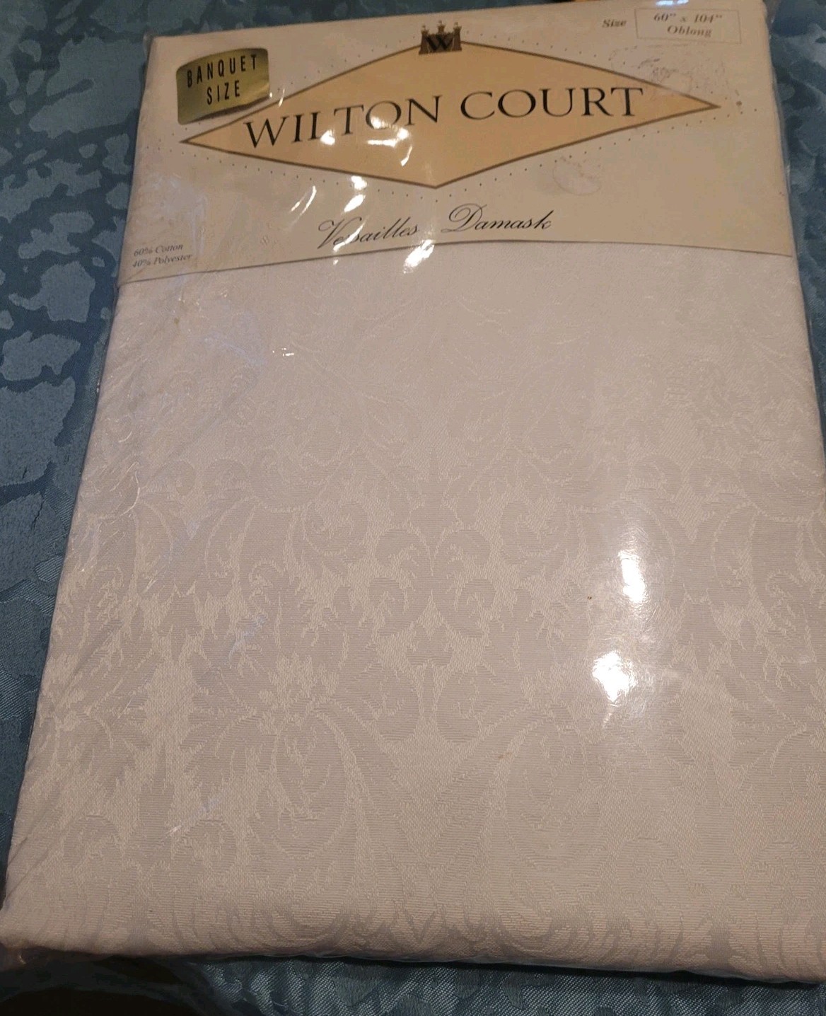 Wilton Court VINTAGE VERSAILLES Damask Tablecloth Oblong 60\ Wilton Court VINTAGE VERSAILLES Damask Tablecloth Oblong 60\