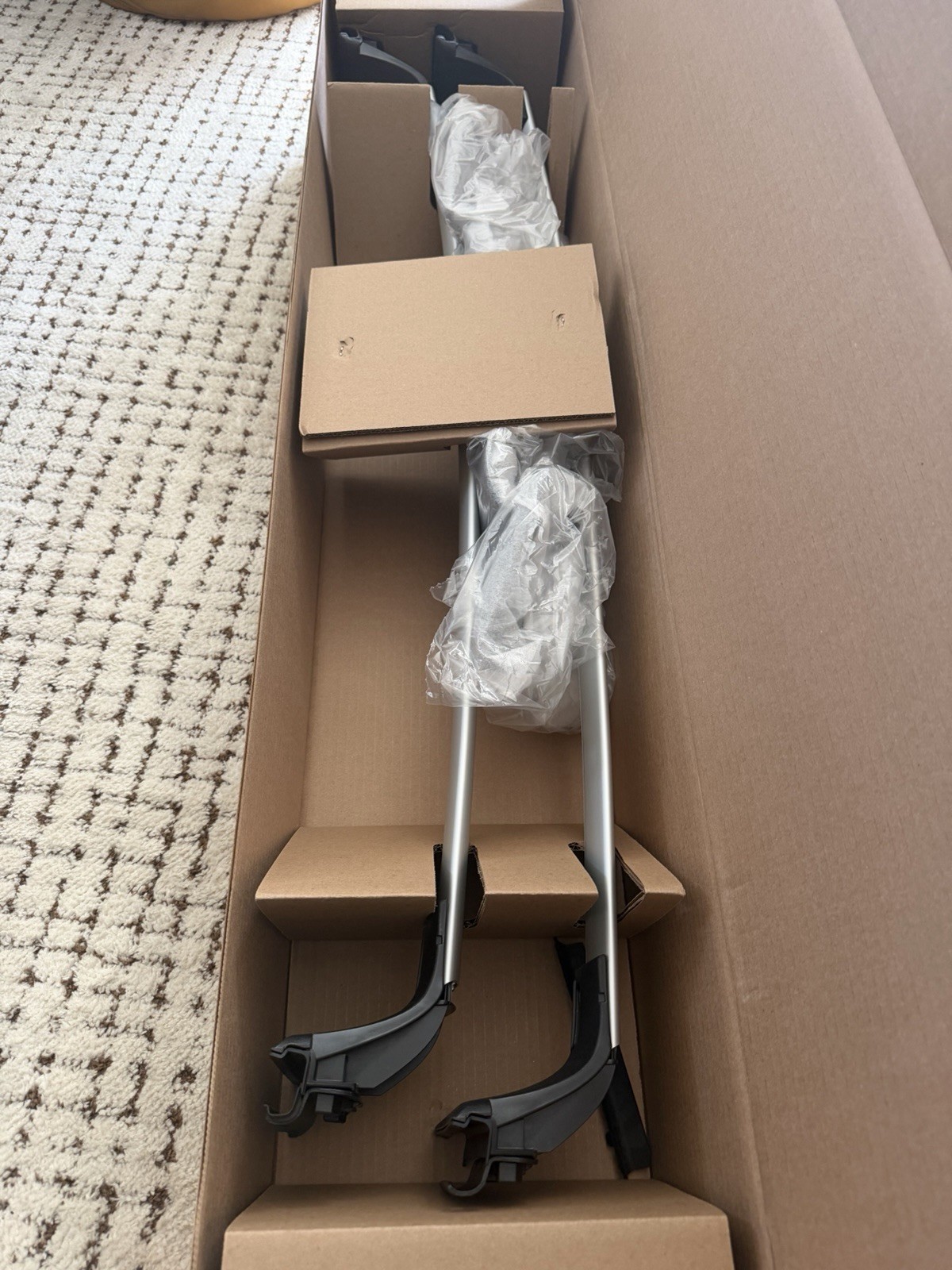 New T6F21-AB001 OEM Genesis GV80 Cross Bar Rack Set New T6F21-AB001 OEM Genesis GV80 Cross Bar Rack Set