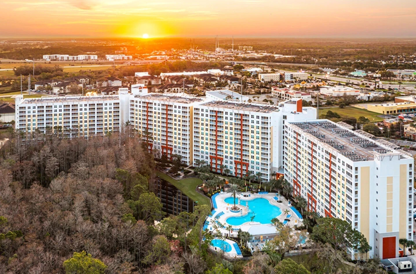 PRICE IS PER WEEK~Vacation Village at Parkway Resort ~ORLANDO~KITCH SLPS 4