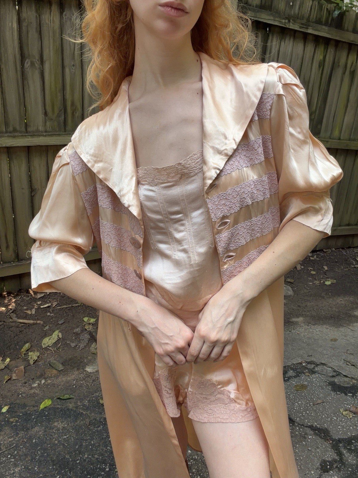 Antique 1930s 1940s Dressing Gown Bed Jacket Pink Rayon Satin Lace Button Up M L