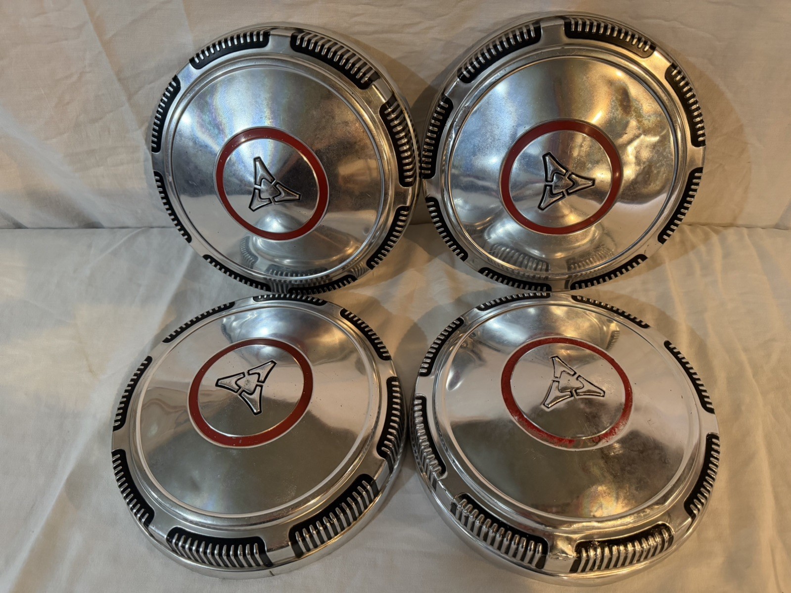 1969-74 DODGE CHARGER DART RED LINE STAINLESS POVERTY DOG DISH HUBCAPS USED 1969-74 DODGE CHARGER DART RED LINE STAINLESS POVERTY DOG DISH HUBCAPS USED