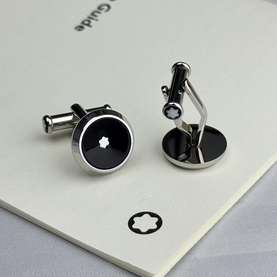 Montblanc Star cufflinks stainless steel with a black resin inlay round shape Montblanc Star cufflinks stainless steel with a black resin inlay round shape