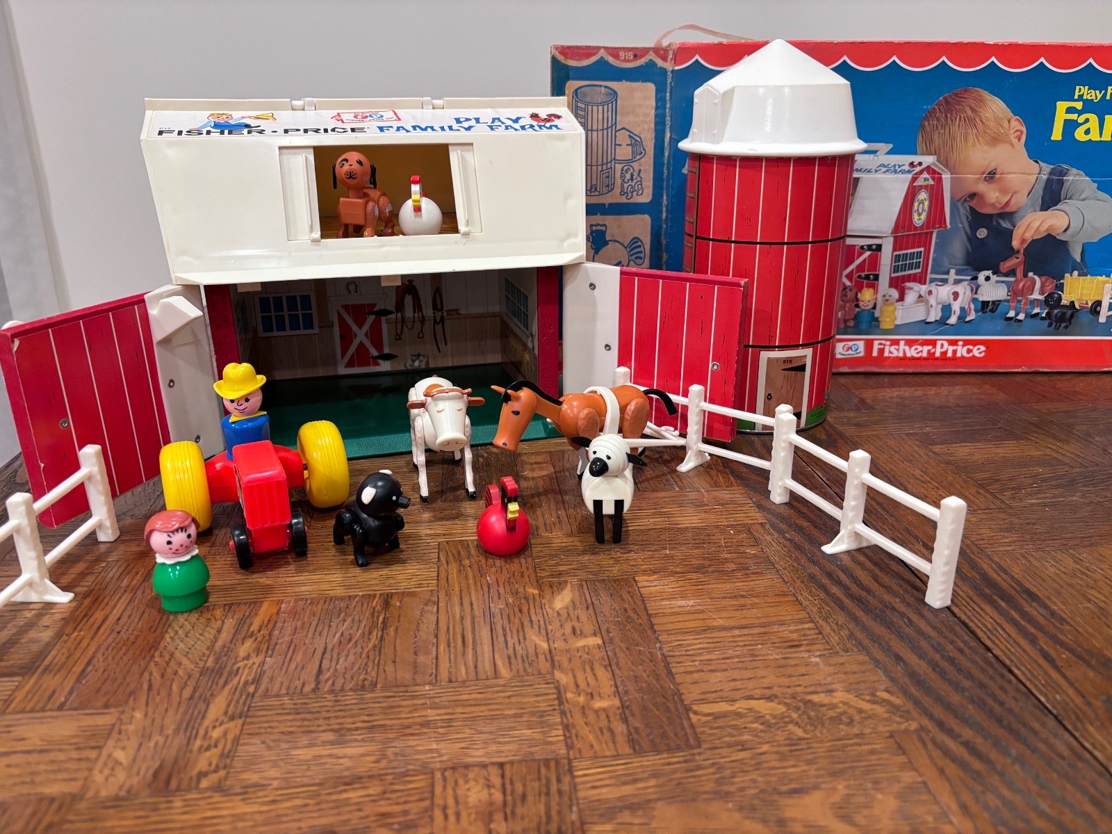 Vintage Fisher Price Little People Play Family Farm 915 ORIG BOX, Great Shape Vintage Fisher Price Little People Play Family Farm 915 ORIG BOX, Great Shape