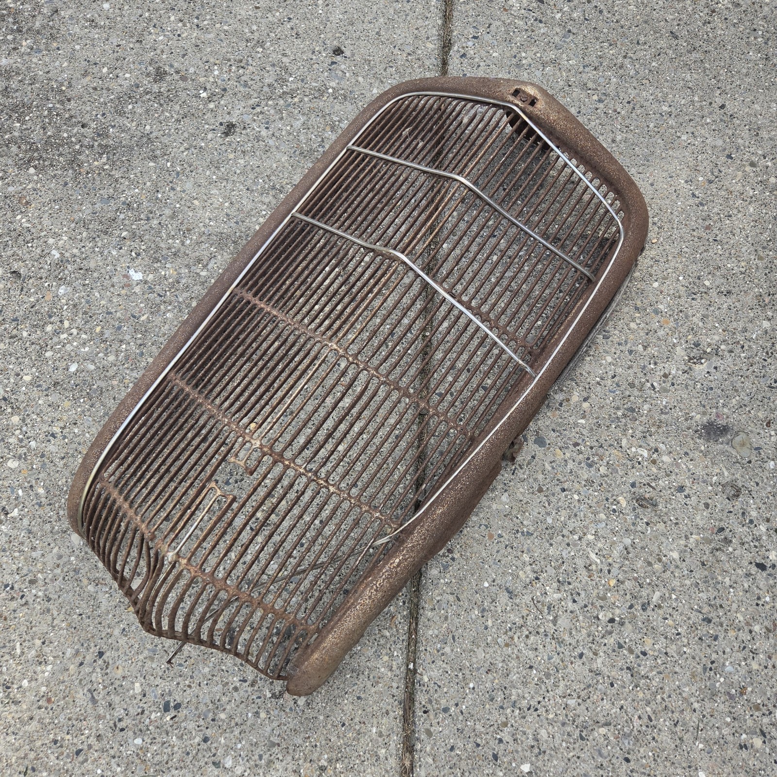1935 Ford GRILLE w/ TRIM Original 1935 Ford GRILLE w/ TRIM Original