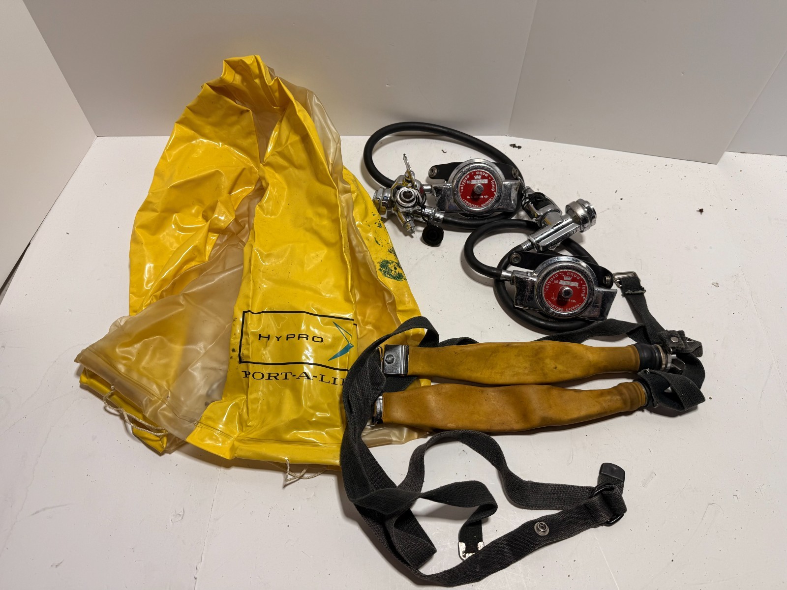 Vintage Aqua Lung Calypso Cousteau Gagnan Scuba Regulators Liftbag - Untested Vintage Aqua Lung Calypso Cousteau Gagnan Scuba Regulators Liftbag - Untested