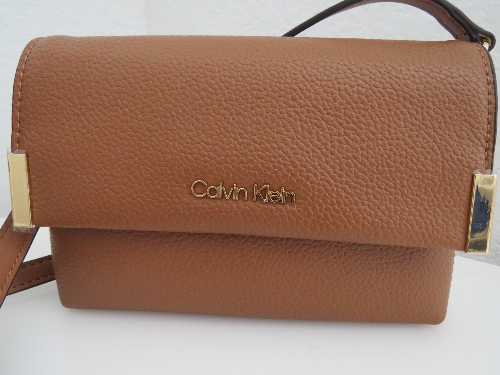 NWT Calvin Klein Caramel Brown Pebbled Crossbody Shoulder Bag Gold Hardware
