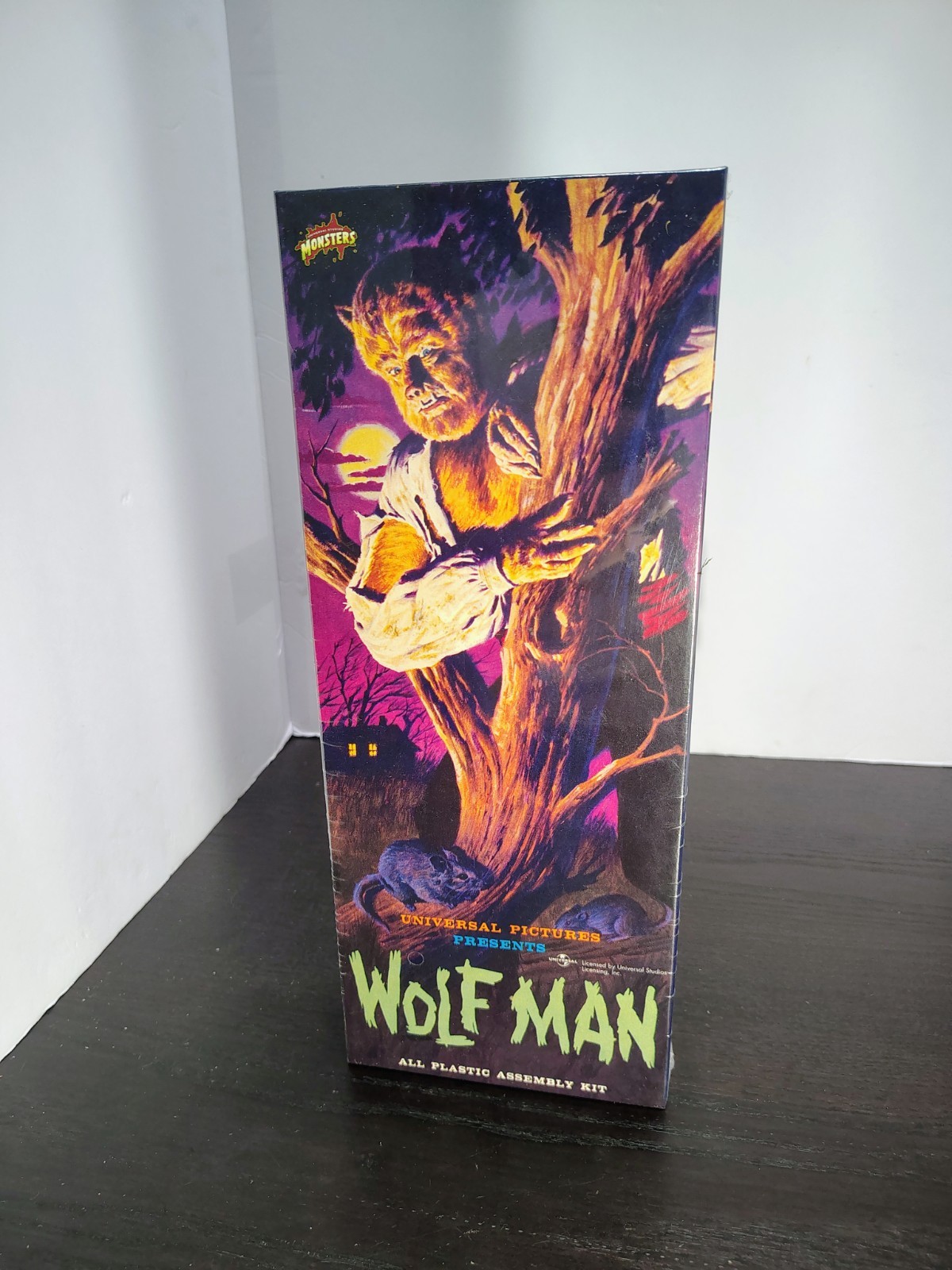 The Wolf Man Aurora Universal Monsters Model Kit Vintage 1999 Toys R Us The Wolf Man Aurora Universal Monsters Model Kit Vintage 1999 Toys R Us