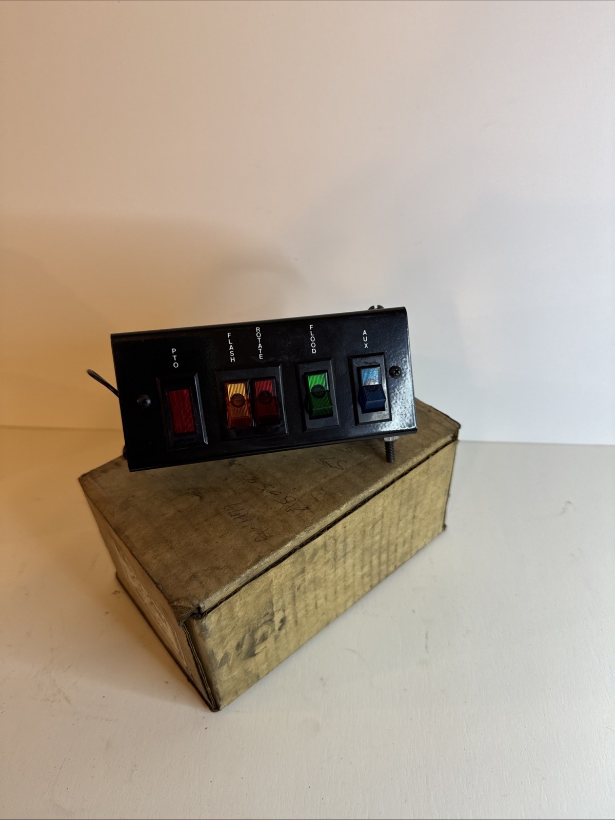 B/A Products Co. 23-2nh Under Dash Mount Pto Switch Panel B/A Products Co. 23-2nh Under Dash Mount Pto Switch Panel