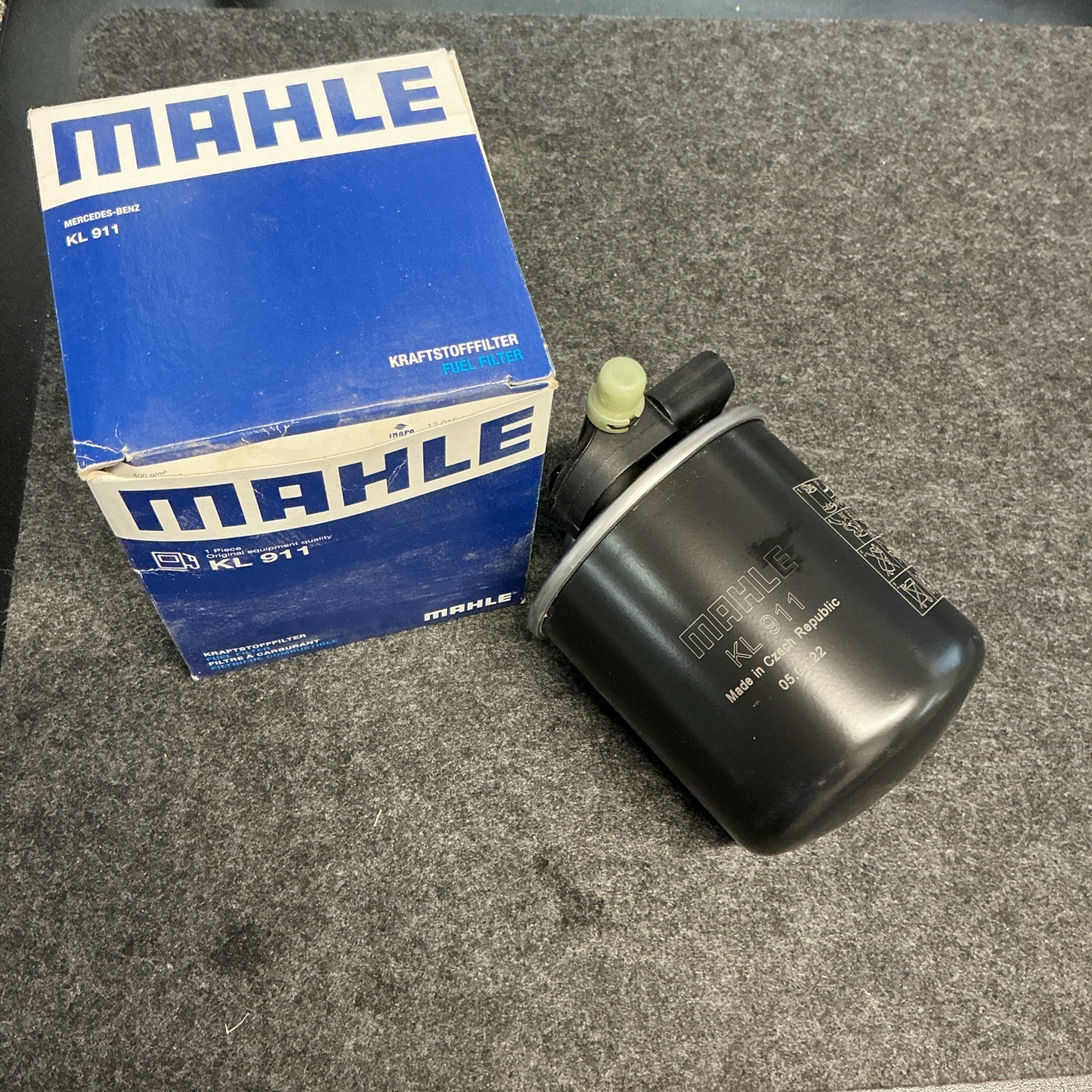 MAHLE KL 911 Fuel Filter for WK 820/14 WF8513 H405WK FF276 BF46001 A 642 090 qt MAHLE KL 911 Fuel Filter for WK 820/14 WF8513 H405WK FF276 BF46001 A 642 090 qt