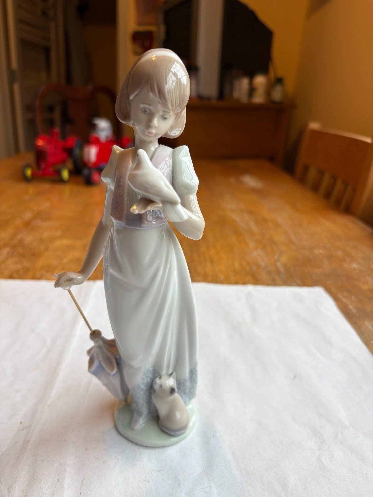 Lladro “Summer Stroll” #7611 New in the Box - Beautiful 9 Lladro “Summer Stroll” #7611 New in the Box - Beautiful 9