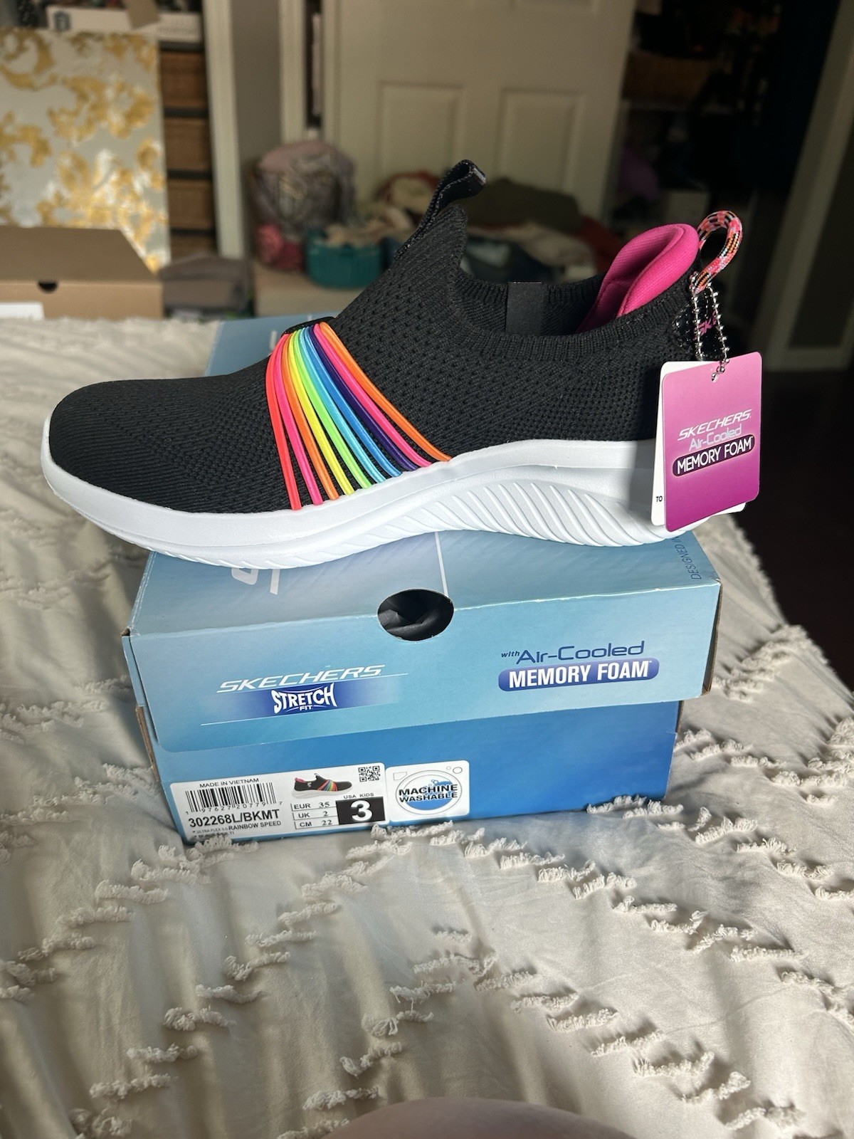 New In Box Skechers Ultra Flex 3.0 Girls Size 3 New In Box Skechers Ultra Flex 3.0 Girls Size 3