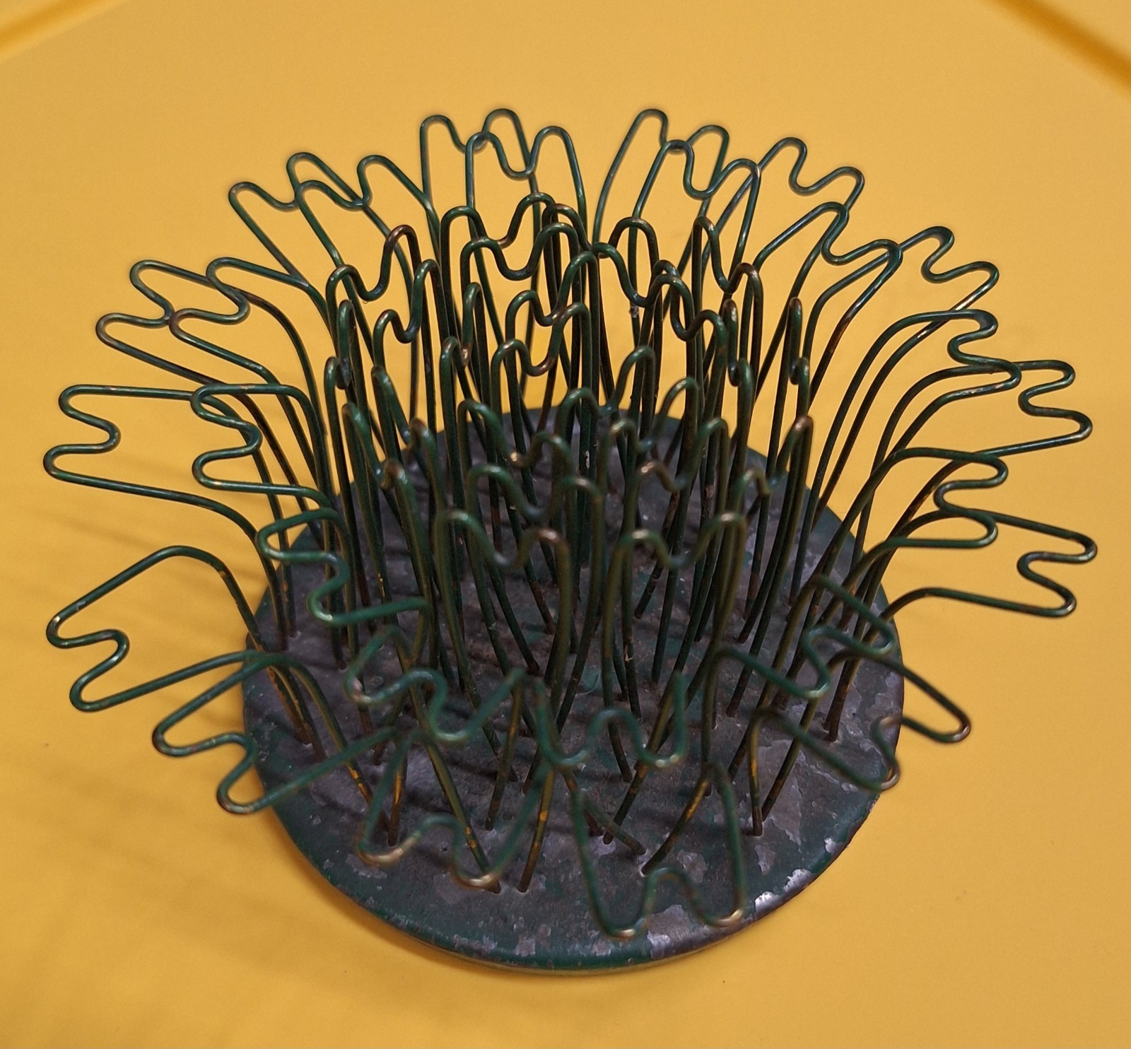 VTG Blue Ribbon Flower Holder Co #4 Hairpin Oval Flower Frog Green Metal VTG Blue Ribbon Flower Holder Co #4 Hairpin Oval Flower Frog Green Metal