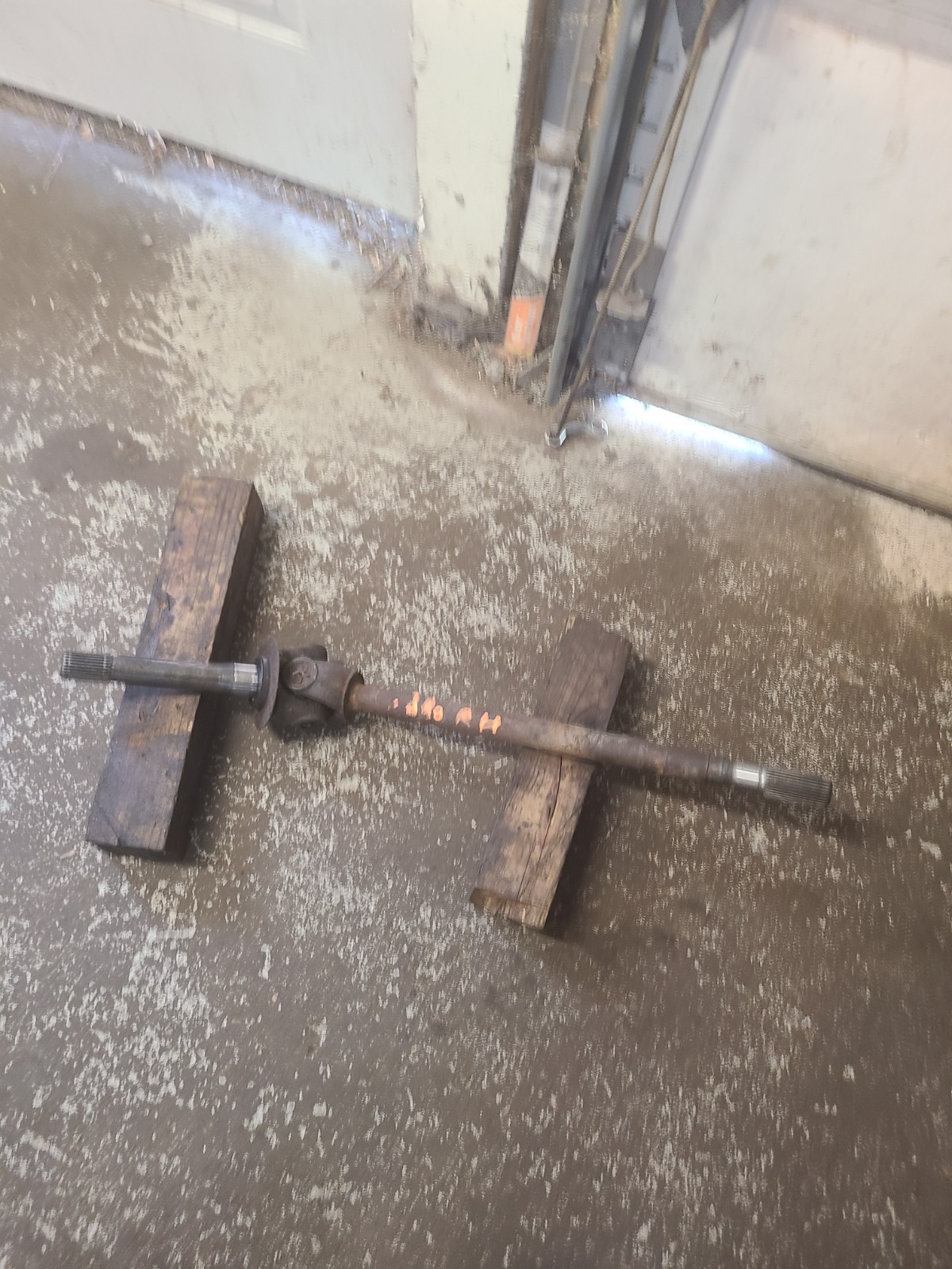 80-97 Ford F250 Dana 50 IFS TTB Right Passenger Front Axle Shaft Recent U-joint 80-97 Ford F250 Dana 50 IFS TTB Right Passenger Front Axle Shaft Recent U-joint