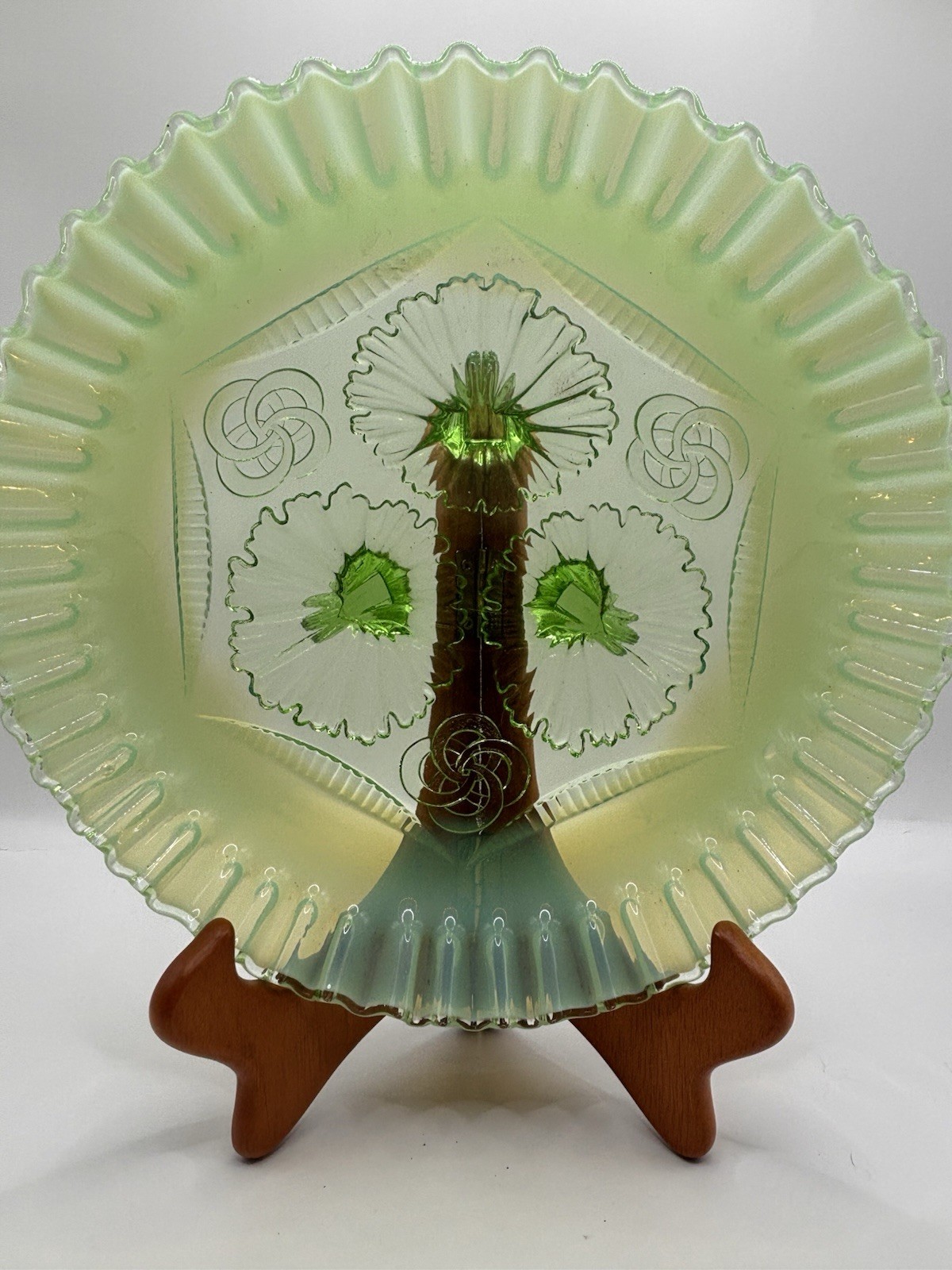 Antique Jefferson Glass Green Opalescent Ruffles & Rings 3 Feet Crimped 9